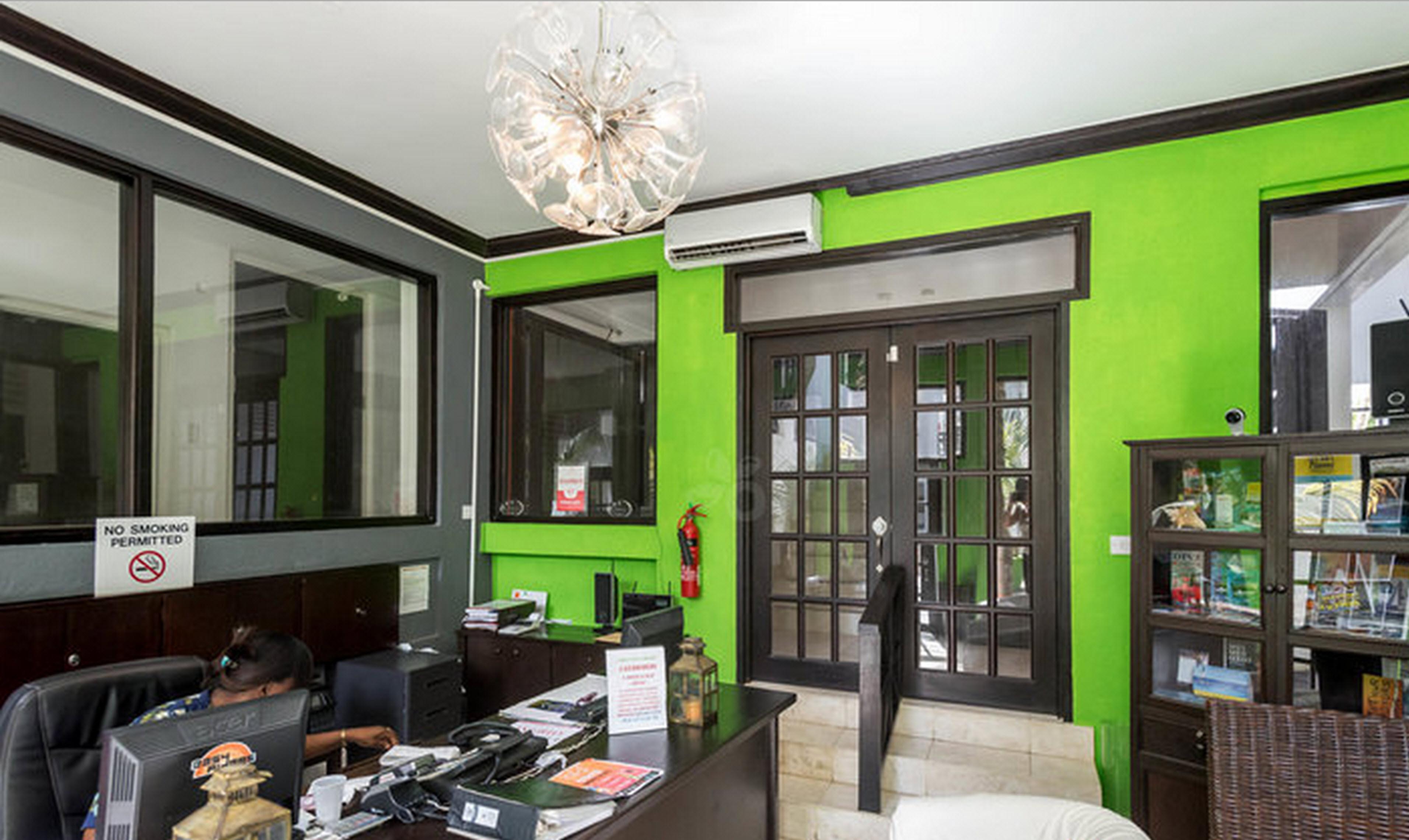Vista Lobby Silverpoint Hotel
