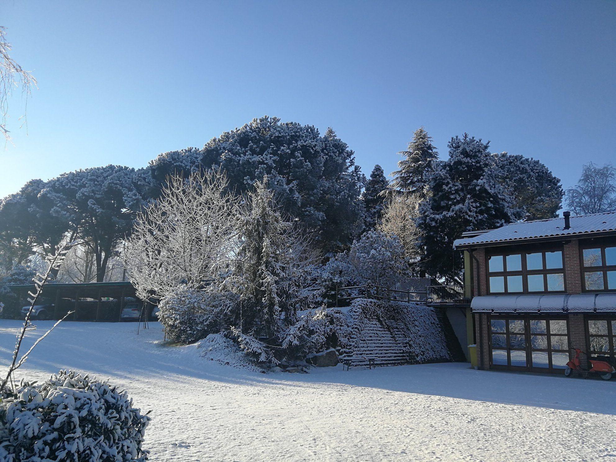 Vista Exterior Agriturismo Tra Serra e Lago