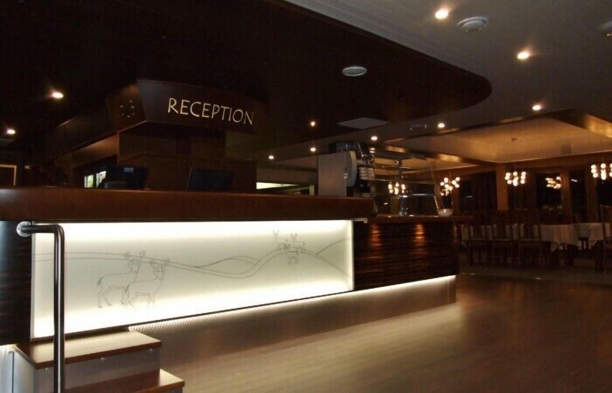 Vista Lobby Lapland Northern Lights Hotel Ilveslinna