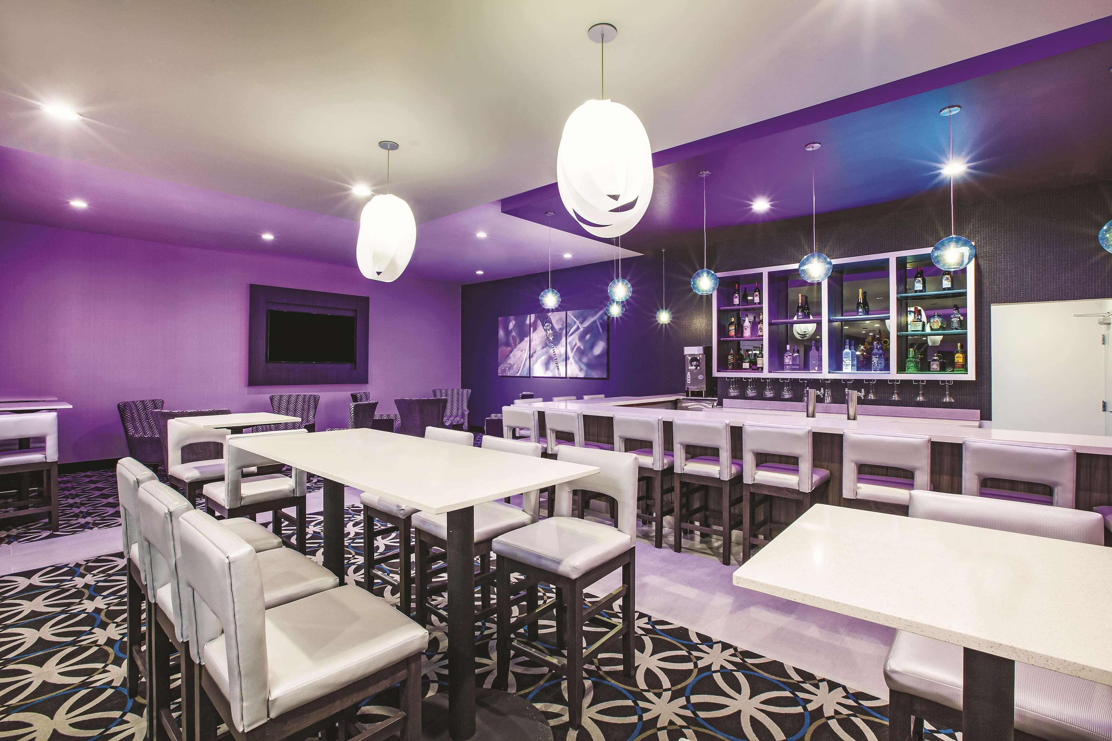 Bar/Salón La Quinta Inn & Suites by Wyndham McAllen La Plaza Mall