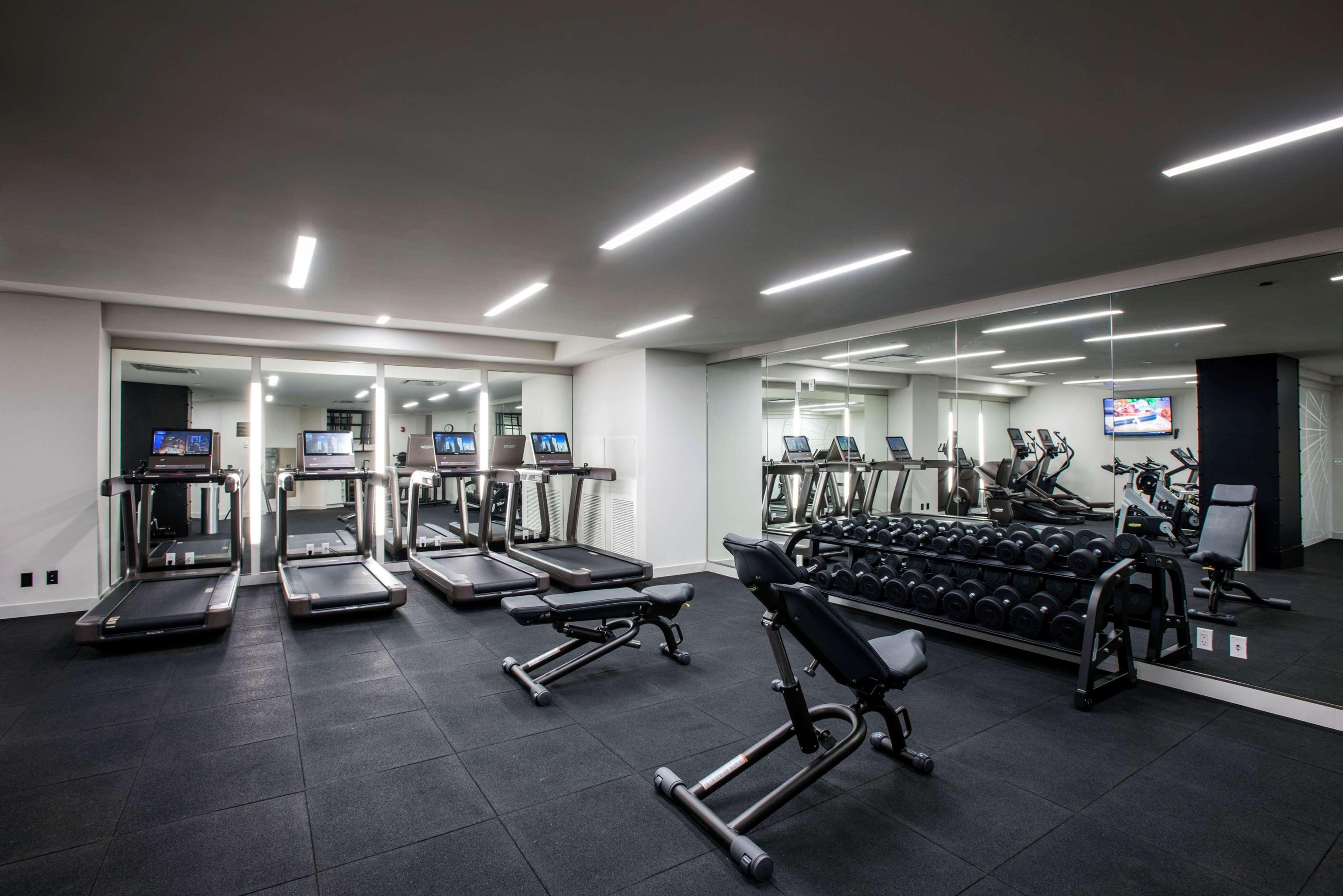 Instalaciones Recreativas LondonHouse Chicago, Curio Collection by Hilton
