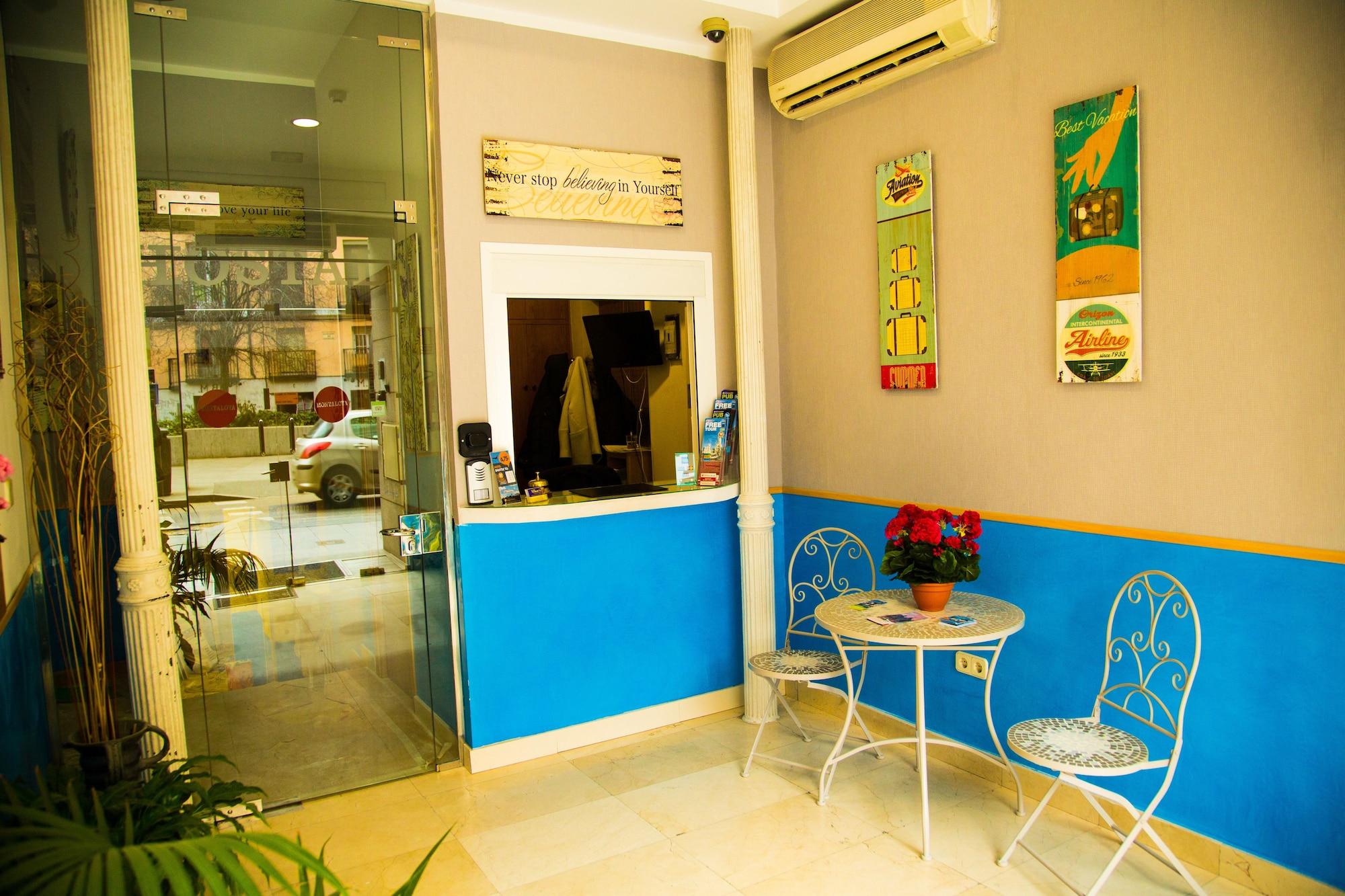 Vista Lobby Hostal Montaloya