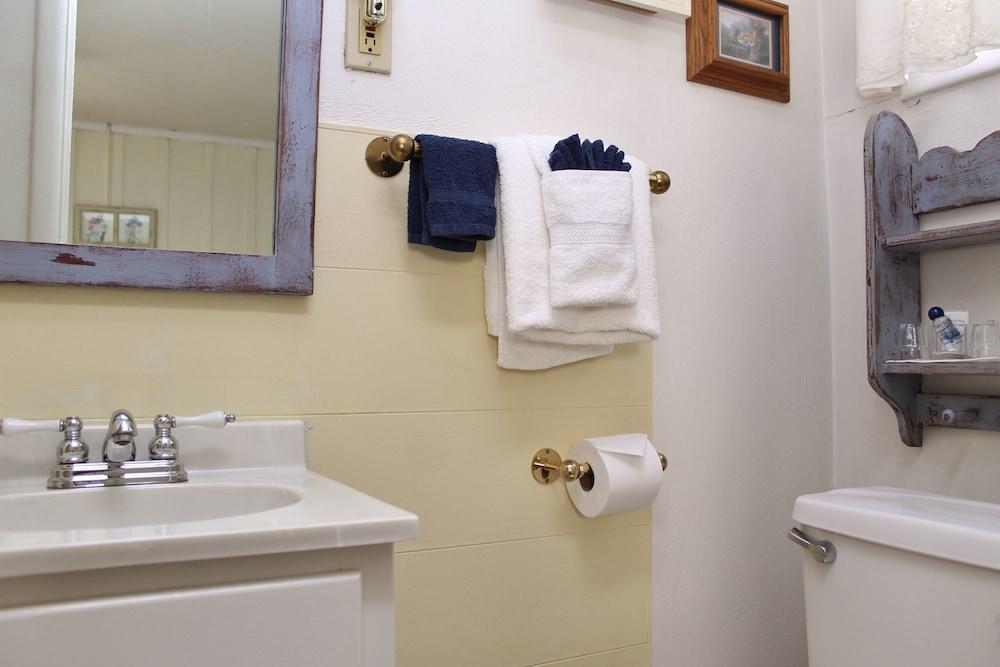 Baño Piety Hill Cottages
