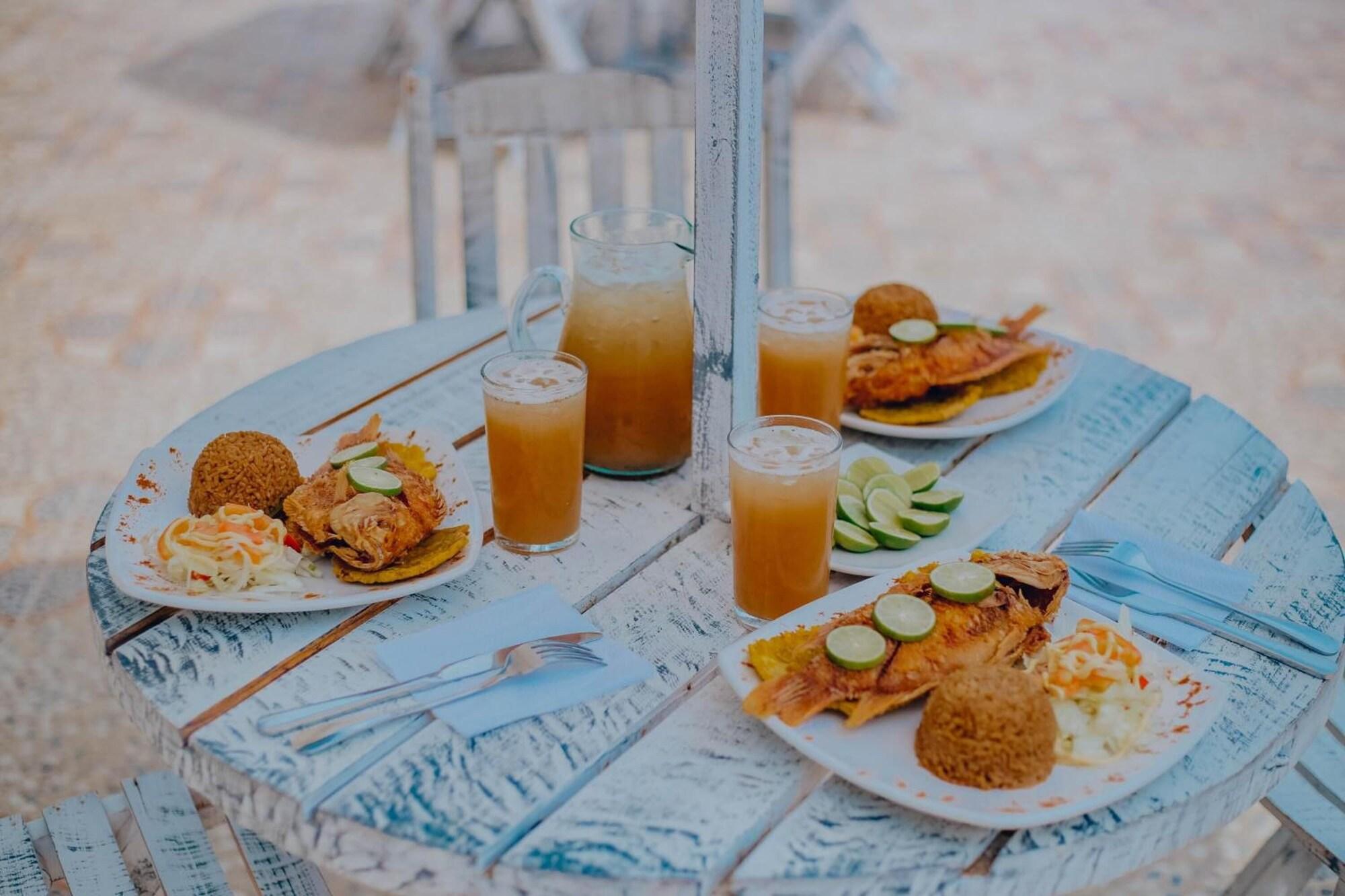 Restaurant Palma Linda Coveñas by Bernalo Hotels