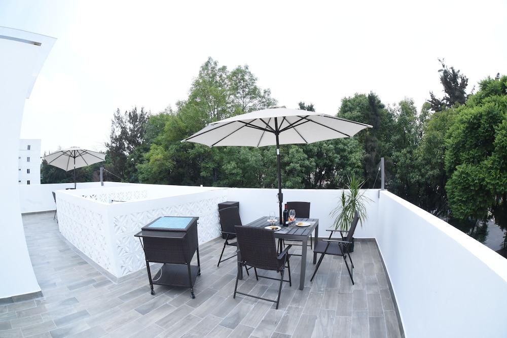 Hotel OM 686 Urban Lofts