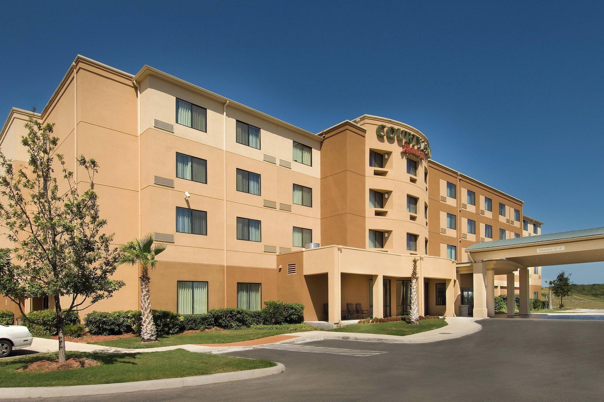 Vista Exterior Courtyard by Marriott San Antonio SeaWorld/Lackland