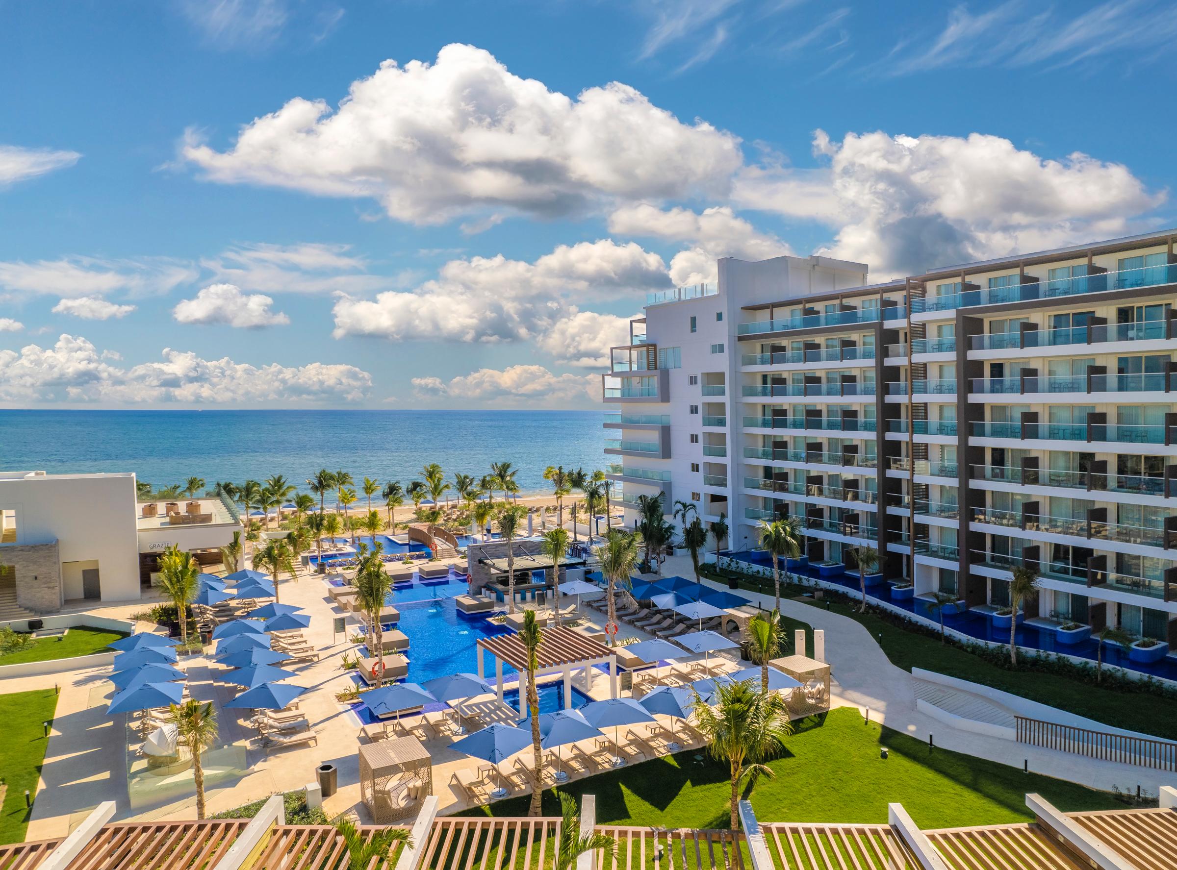 Vista Exterior Royalton Splash Riviera Cancun All-Inclusive