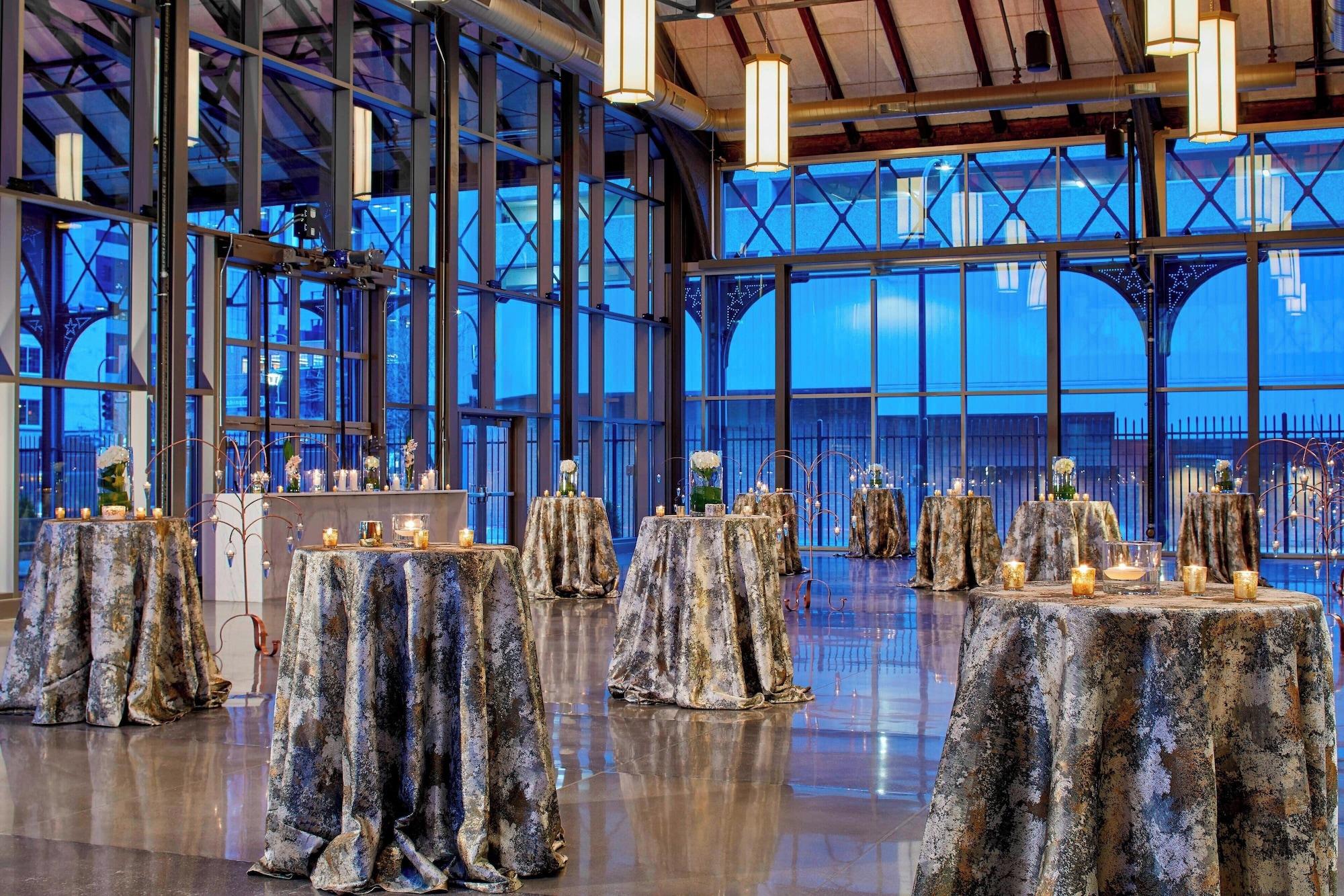 Vista Lobby Renaissance Minneapolis Hotel, The Depot