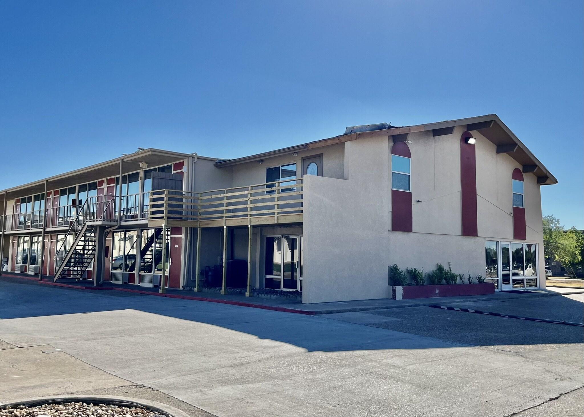 Vista Exterior EZ Travel Inn