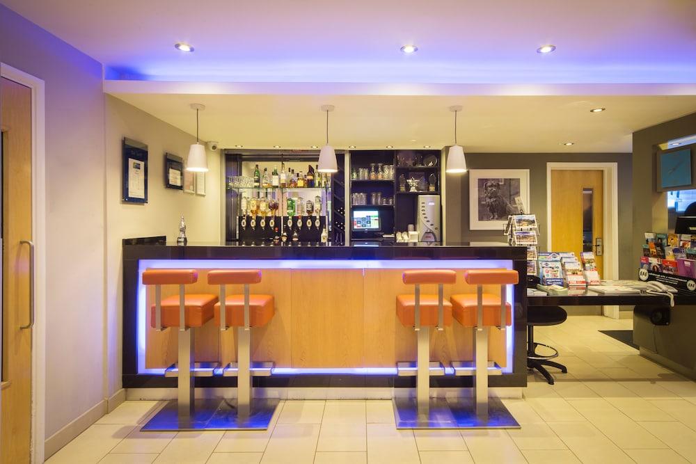 Bar/lounge Holiday Inn Express Edinburgh Royal Mile