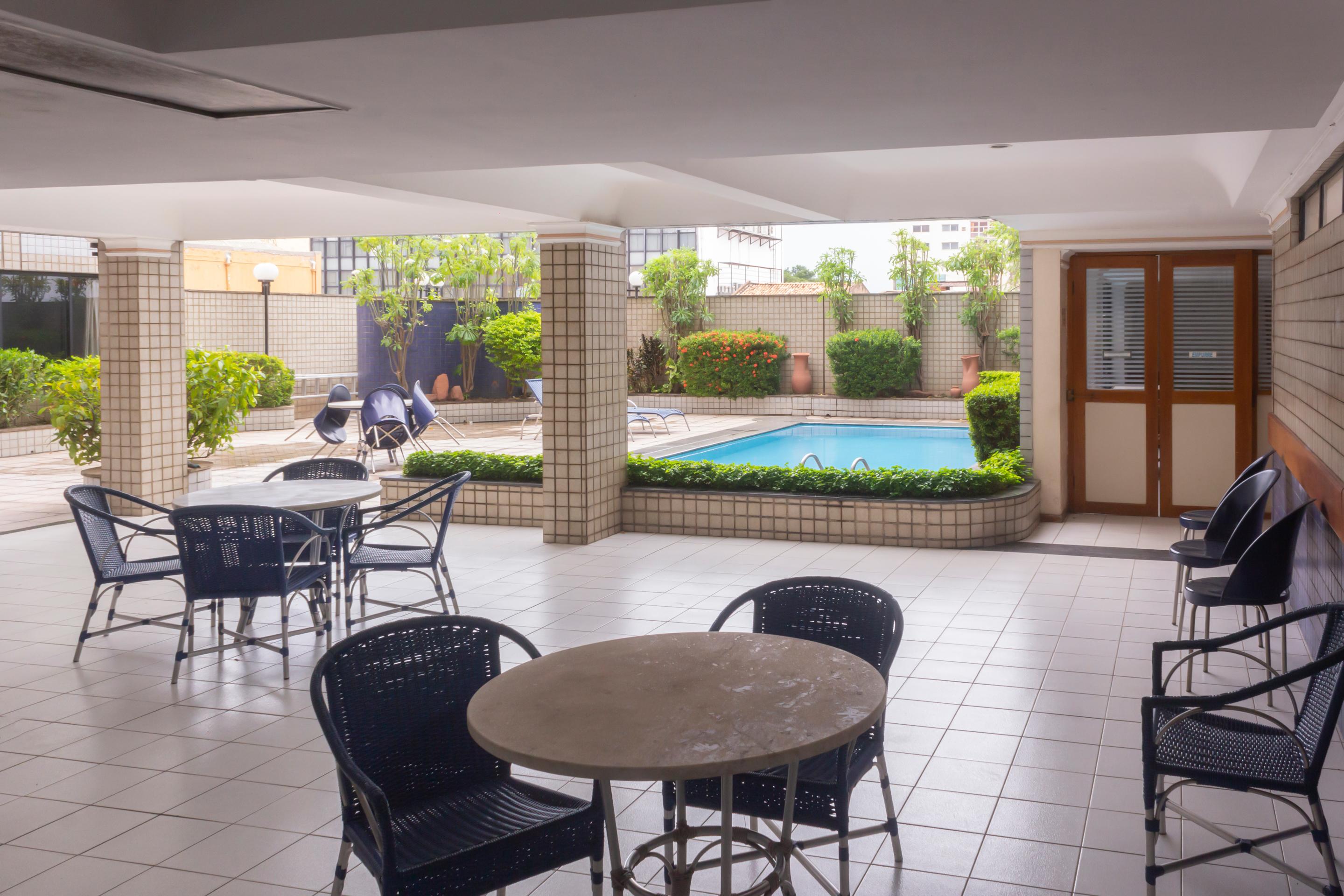 Vista Exterior OYO Real Palace Hotel, Teresina