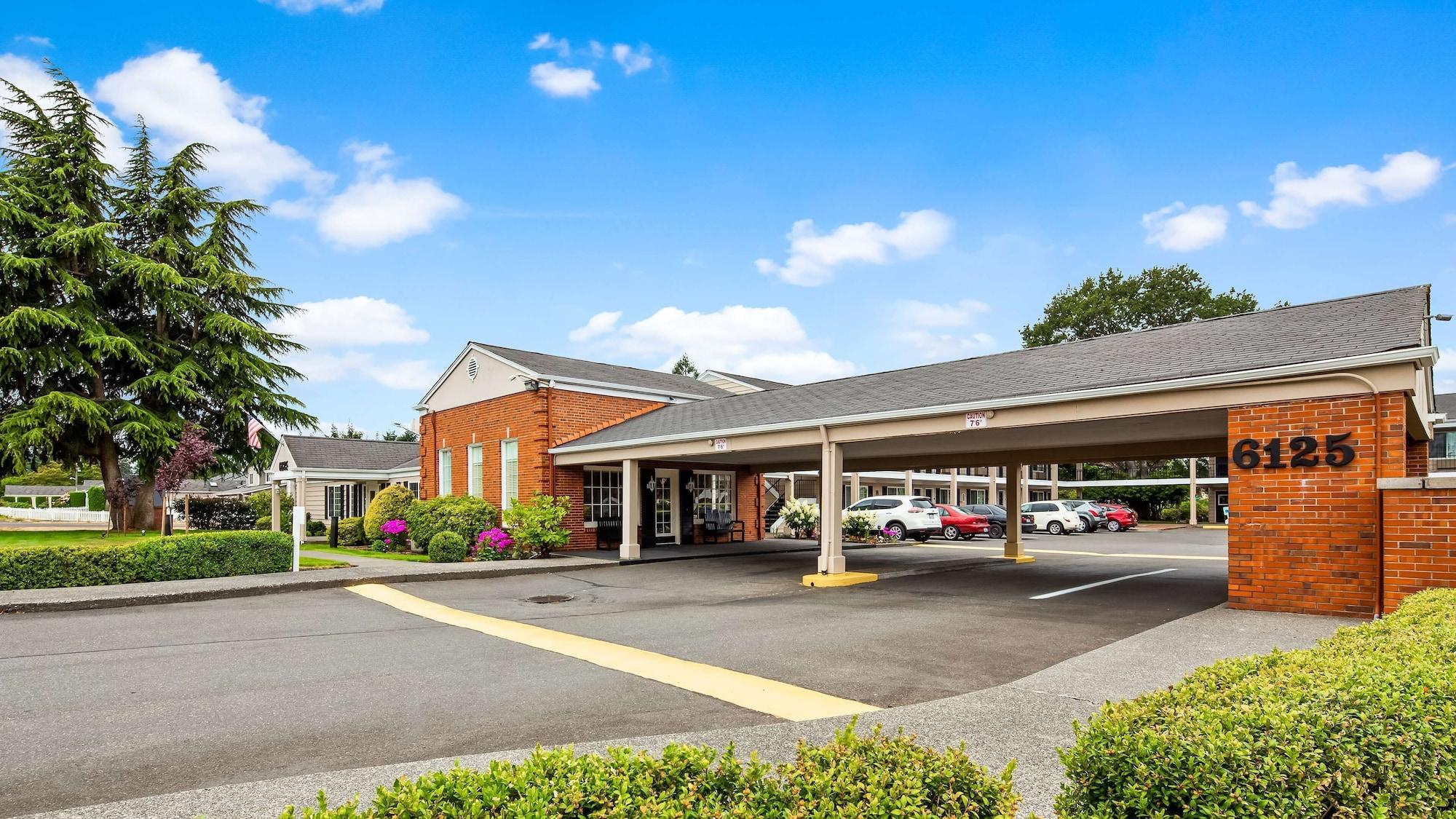 Vista Exterior Best Western Lakewood