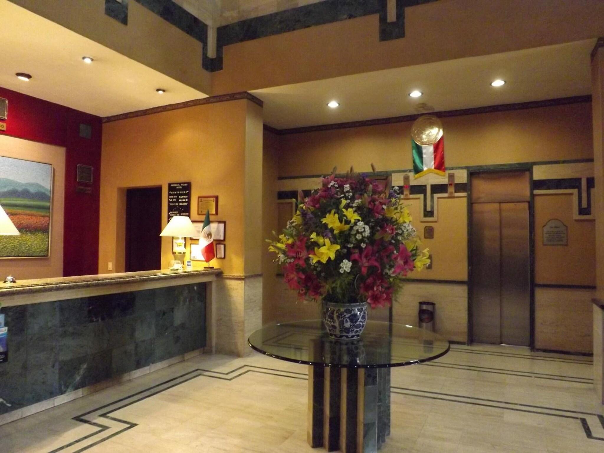 Vista Lobby Hotel Pedregal Palace
