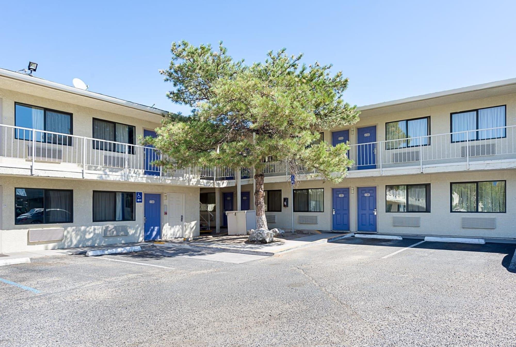 Vista Exterior Motel 6 Carson City, NV