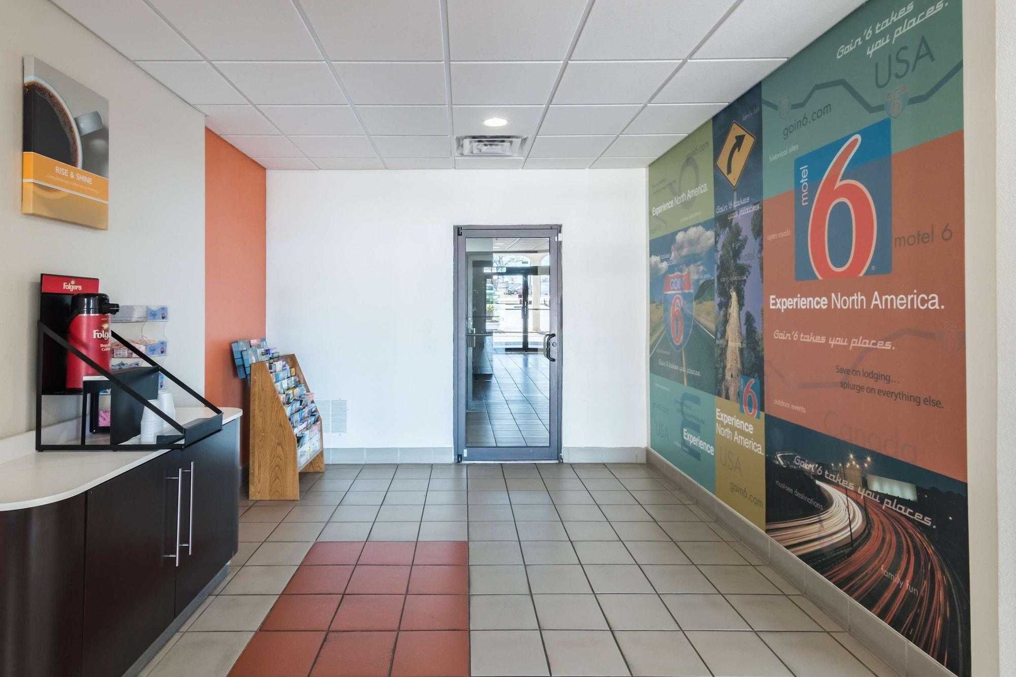 Bar/Salón Motel 6 Stephenville, TX