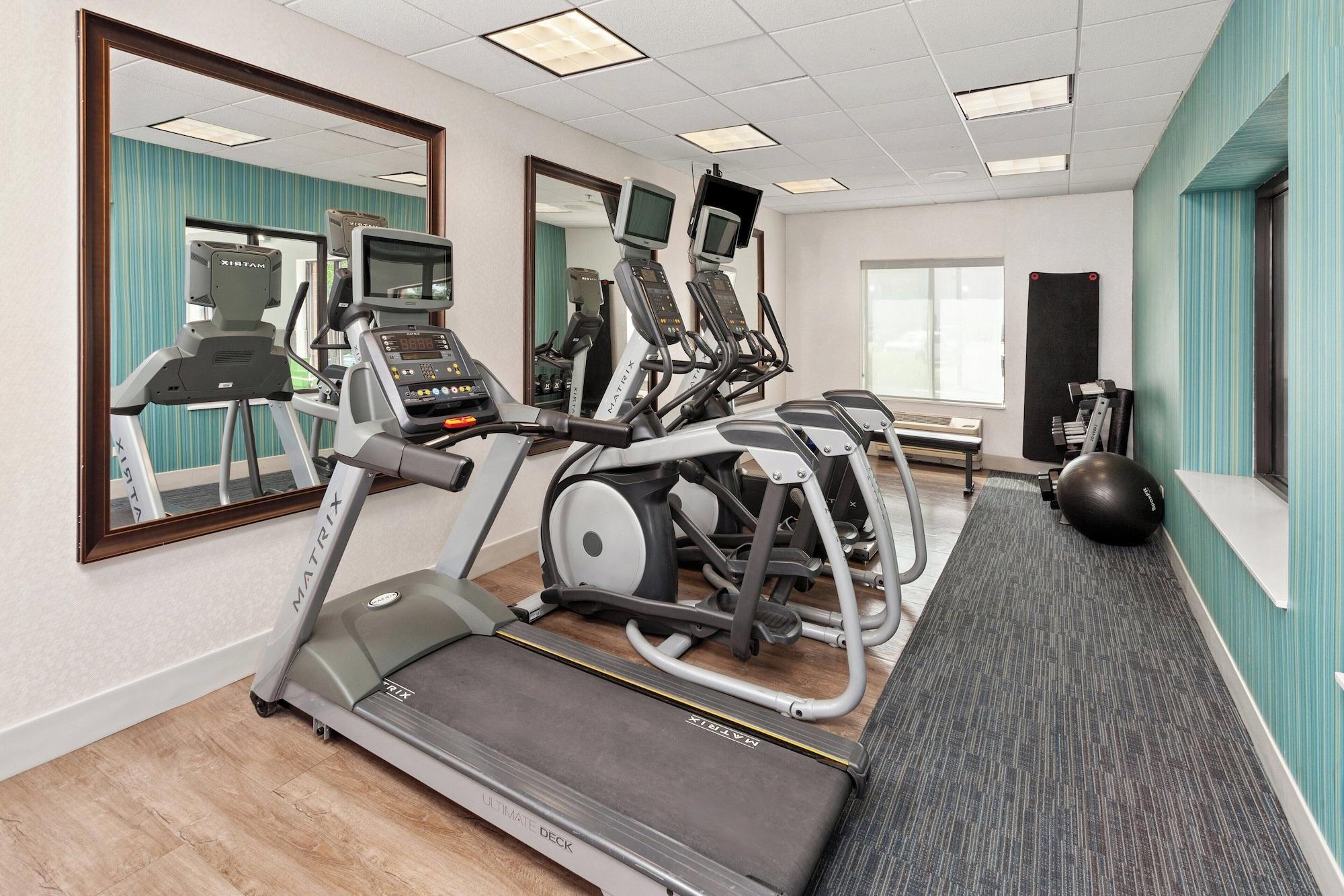 Gimnasio Holiday Inn Express & Suites Chicago West - O'Hare Arpt Area by IHG