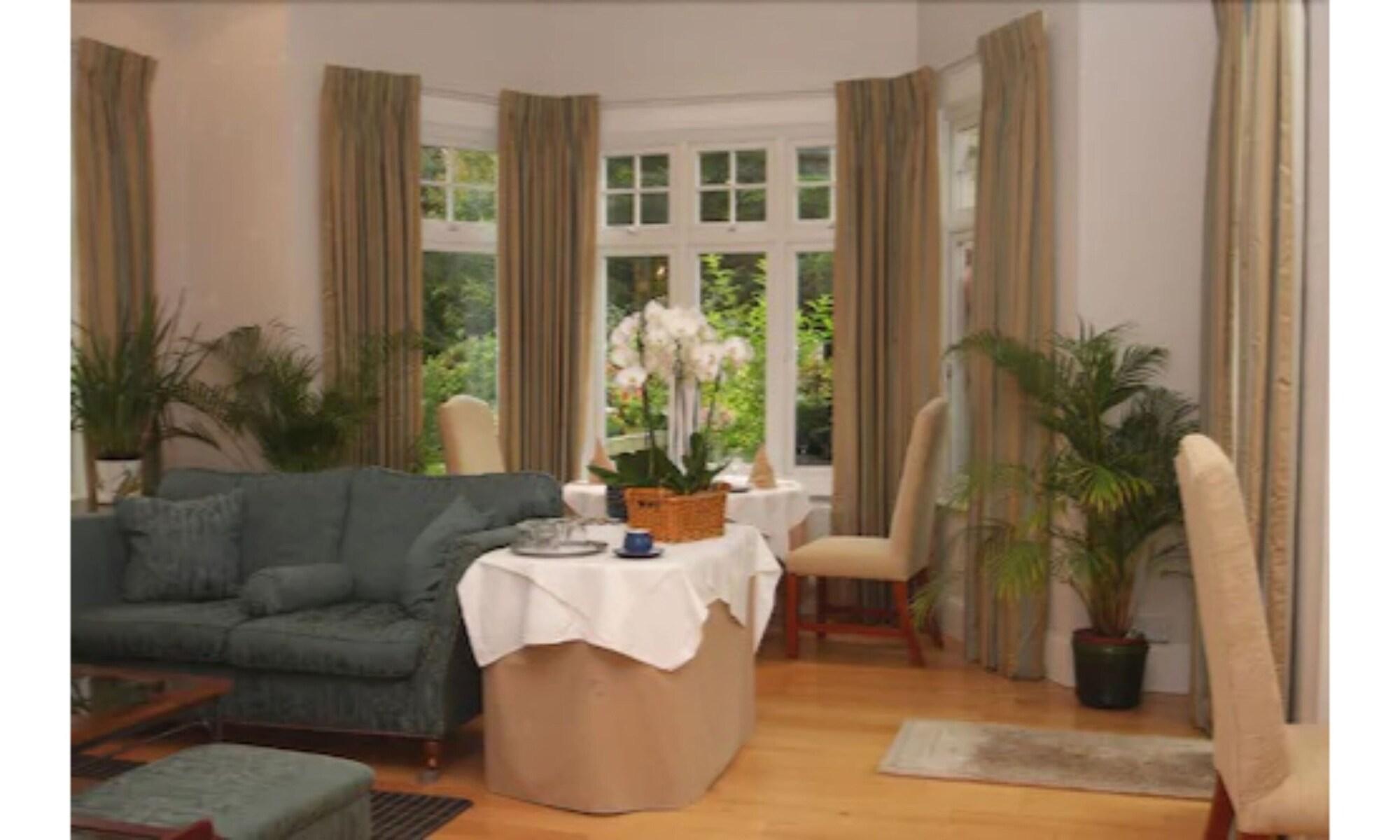 Vista Lobby The Pines Hotel