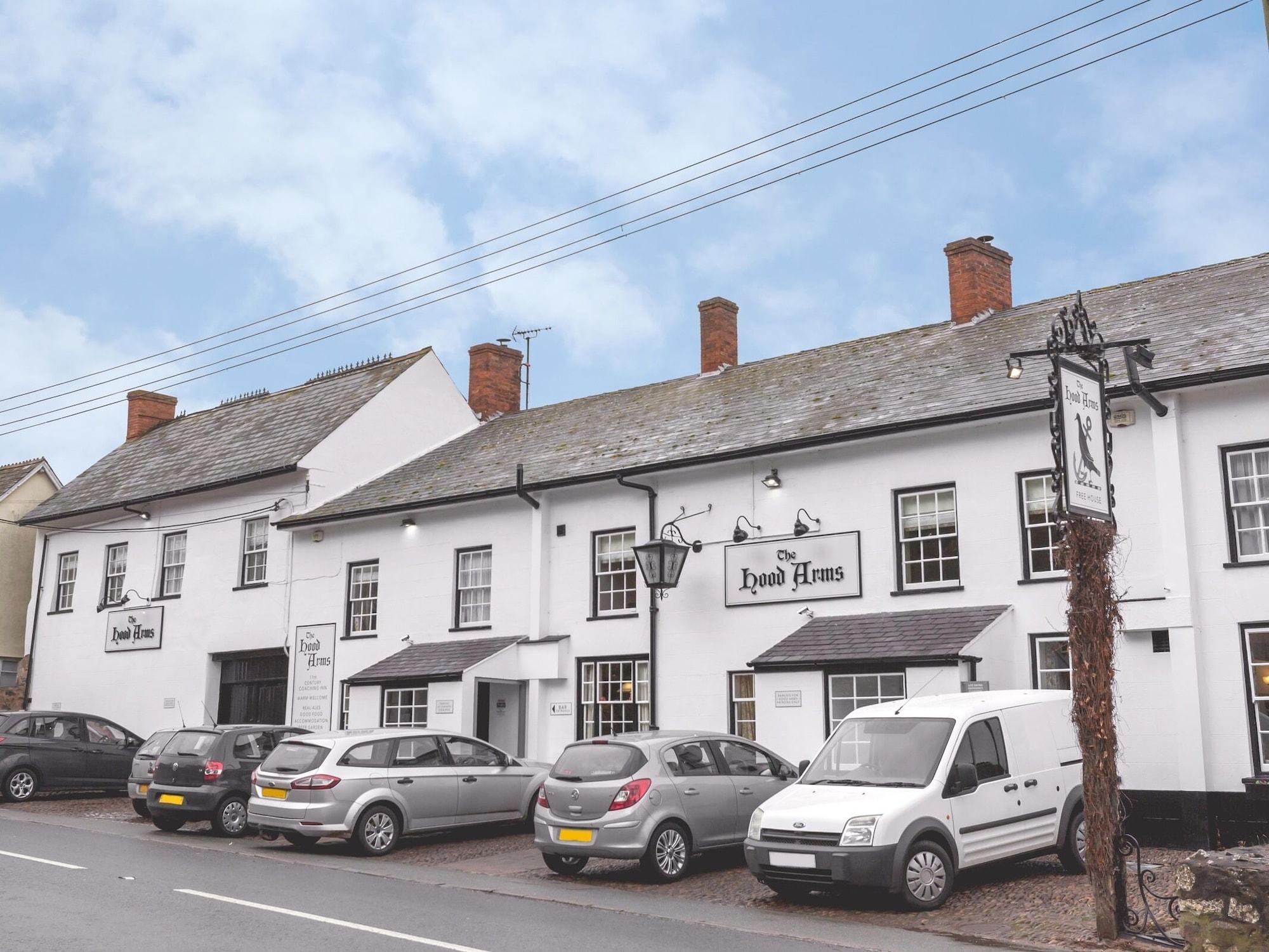 Vista Exterior The Hood Arms
