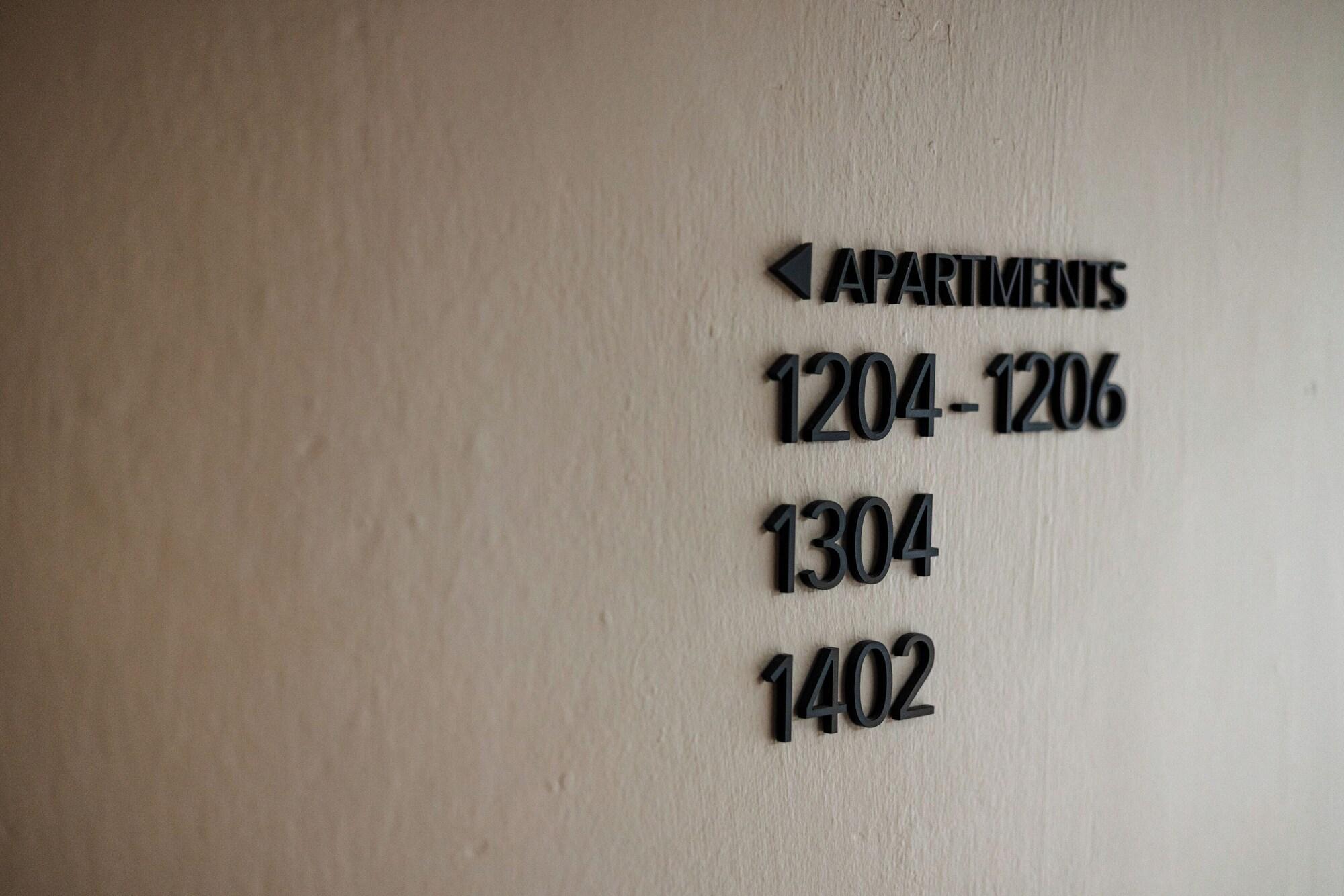 Vista Lobby Rey Apartments