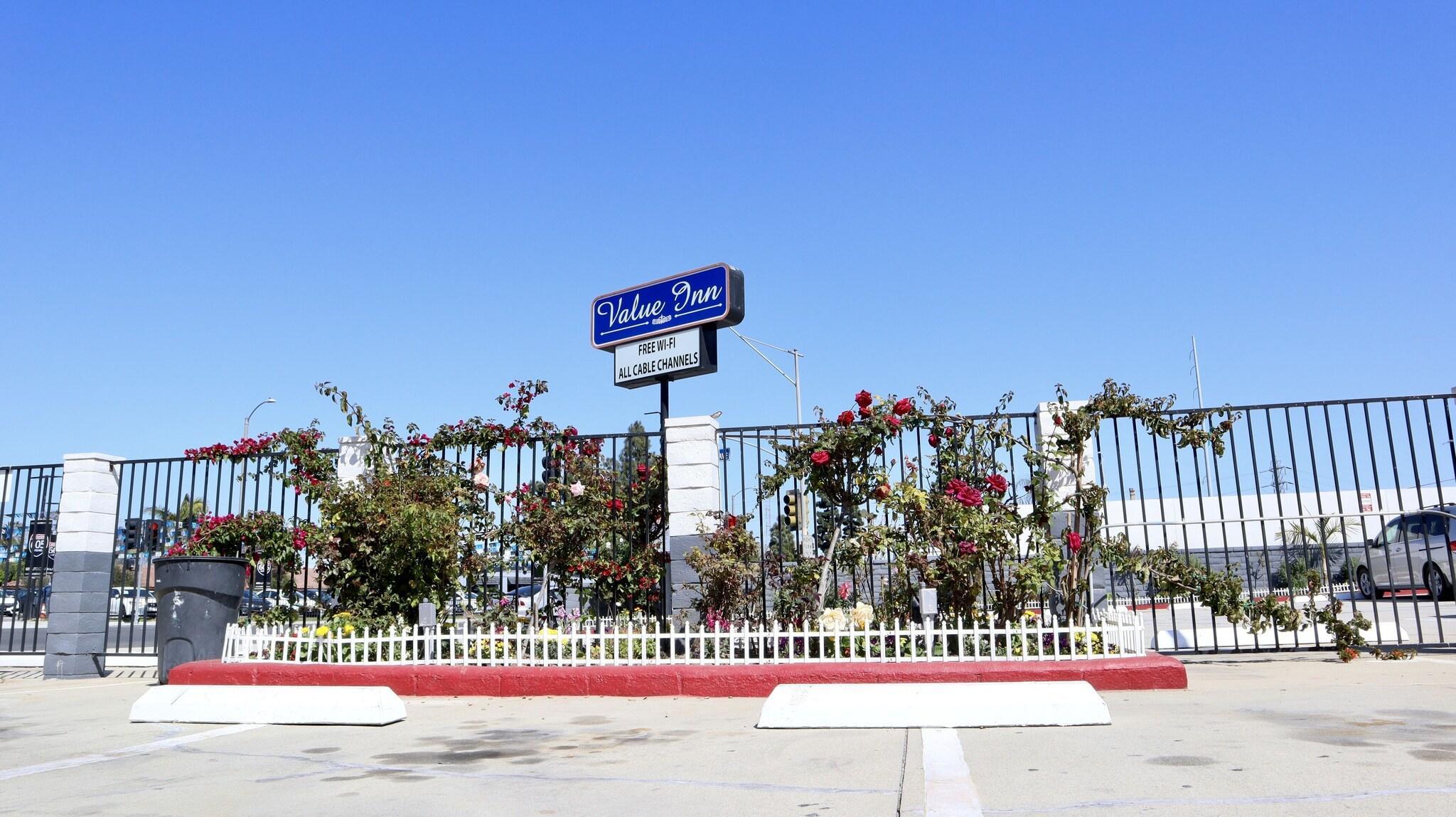 Varios Value Inn Bellflower