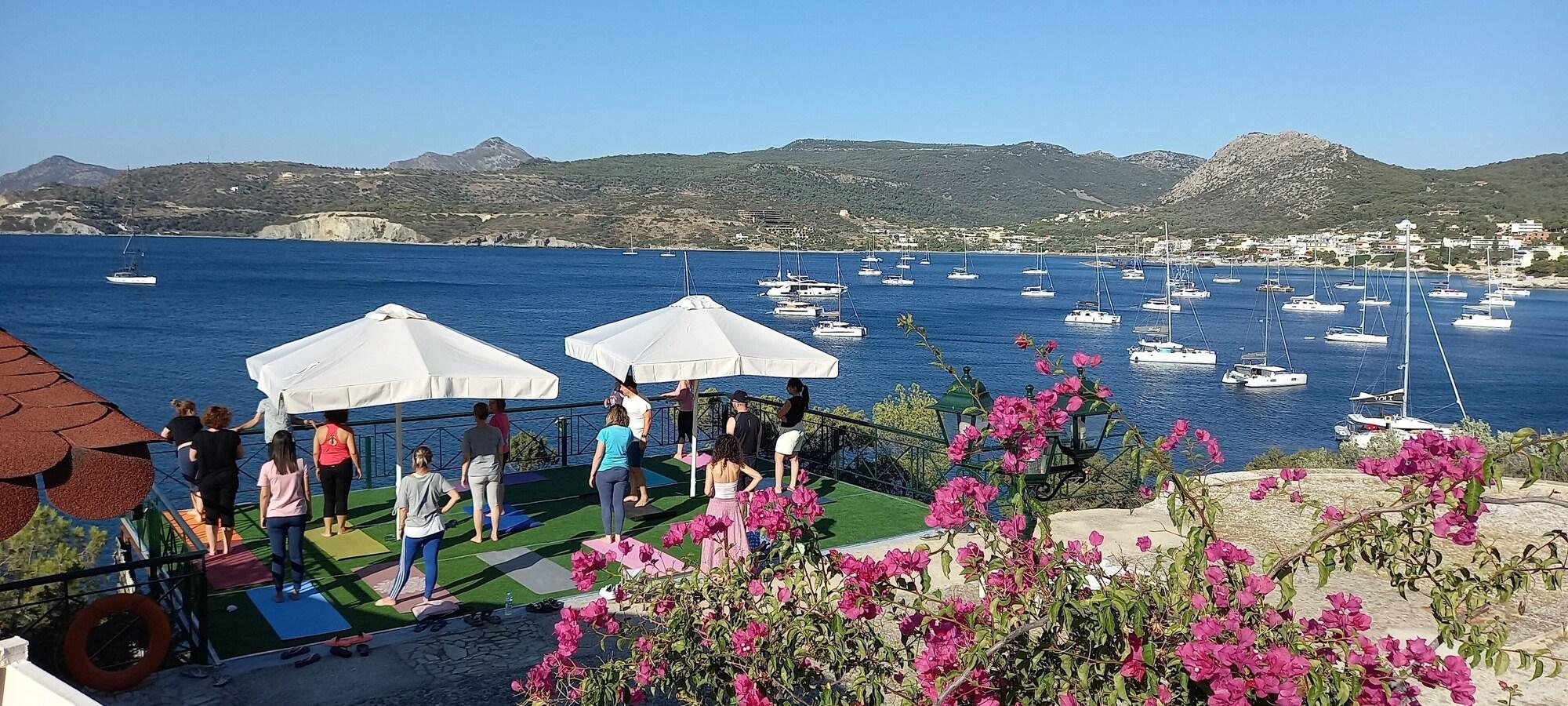 Vista Exterior Kavos Bay Seafront Hotel