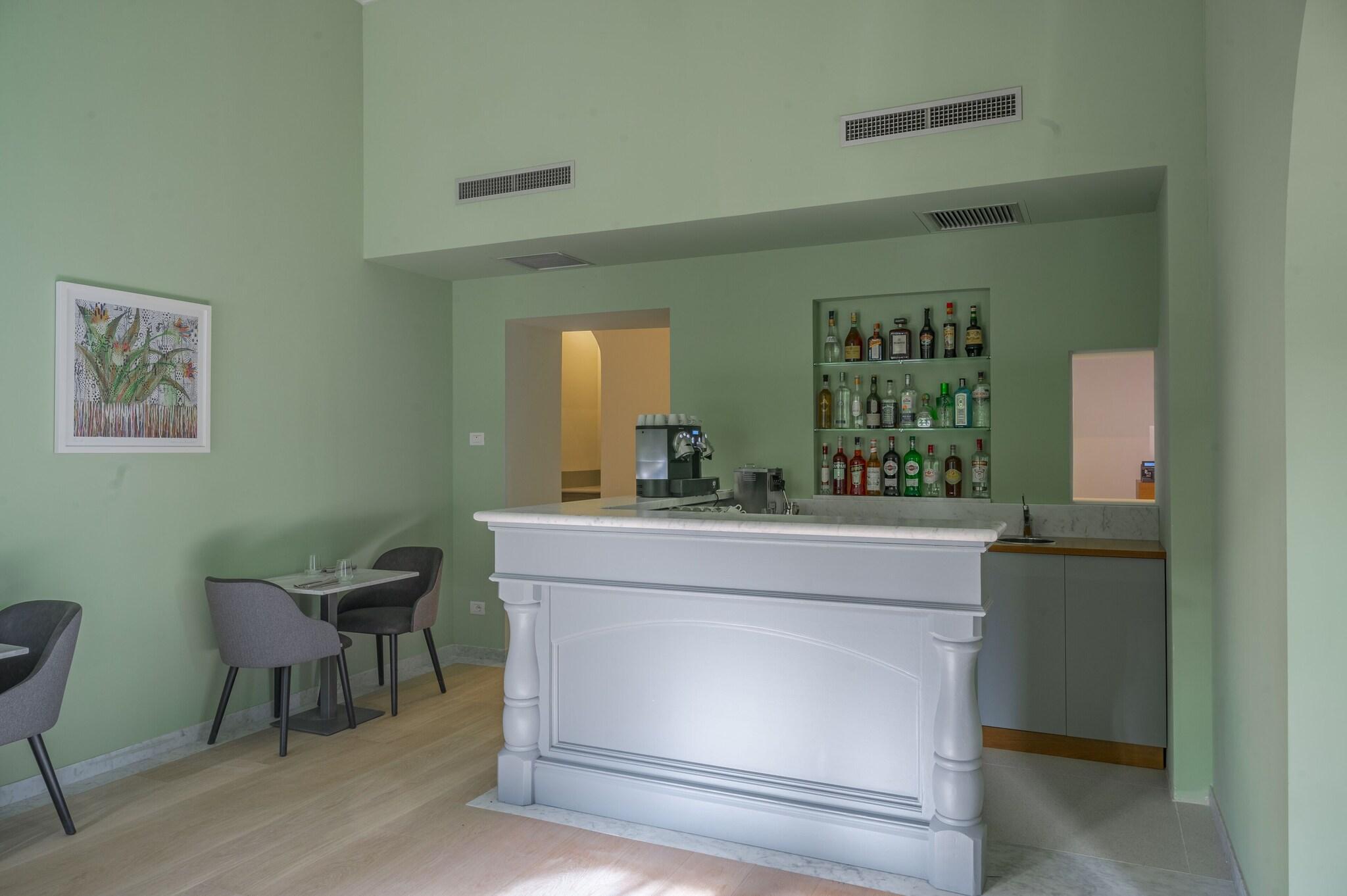 Bar/Salón Hotel Ariele