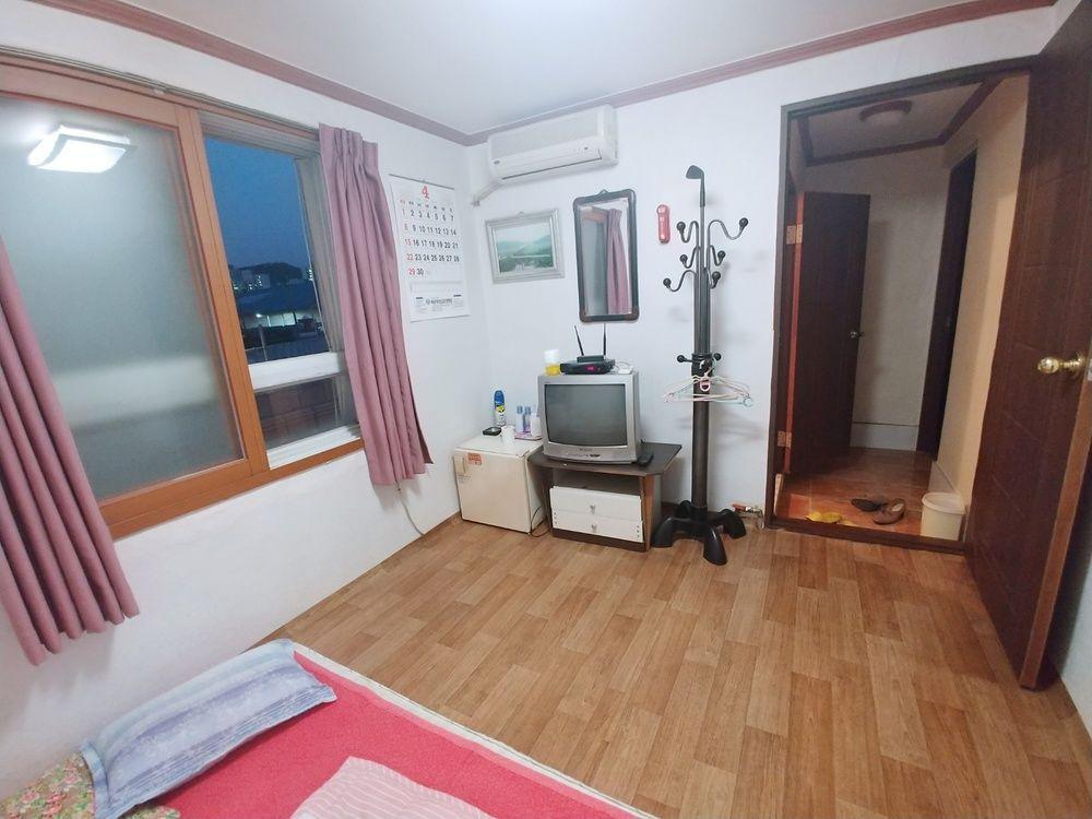 Varios YoungNamJang Yeokwan