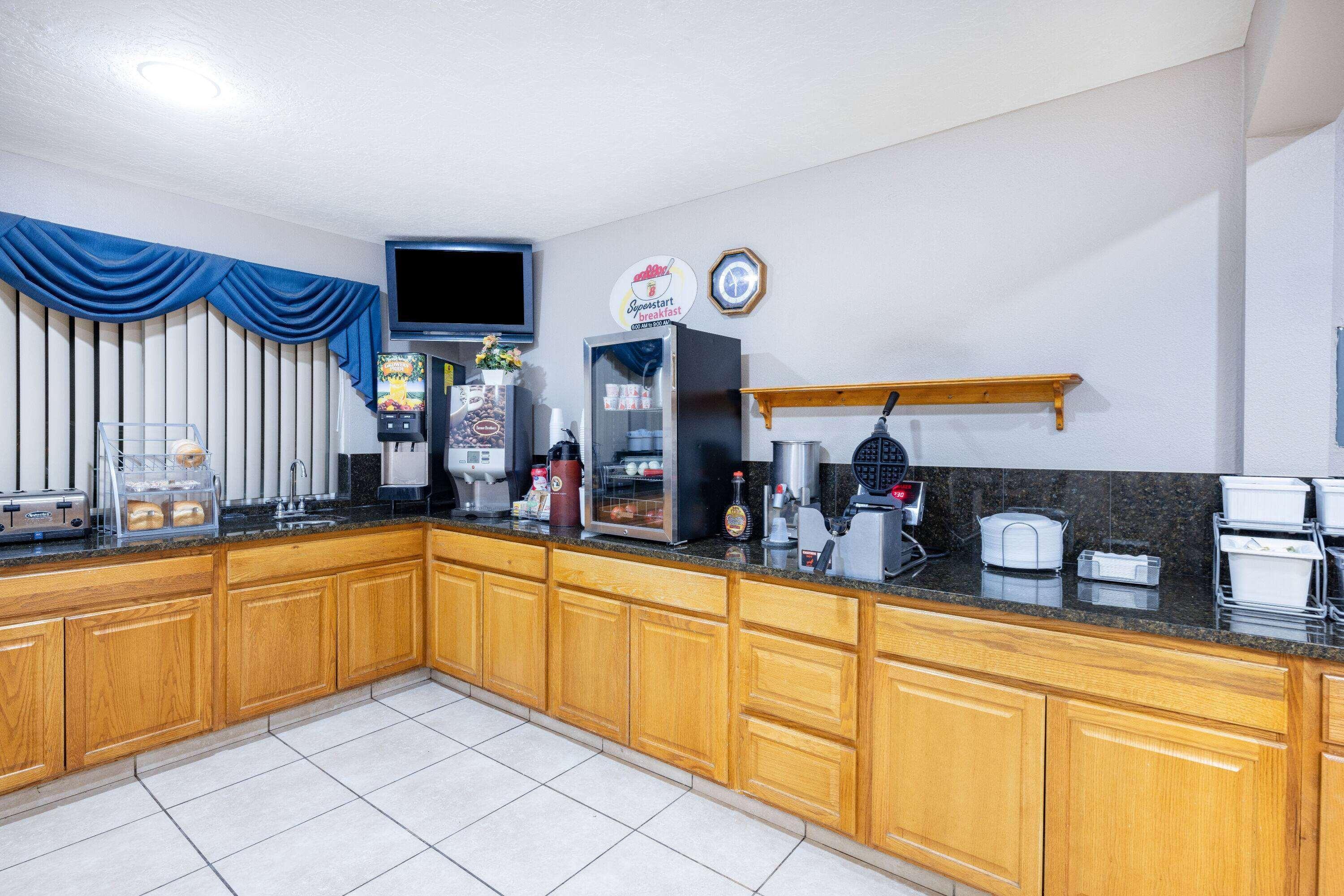 Restaurant Super 8 by Wyndham Richfield UT
