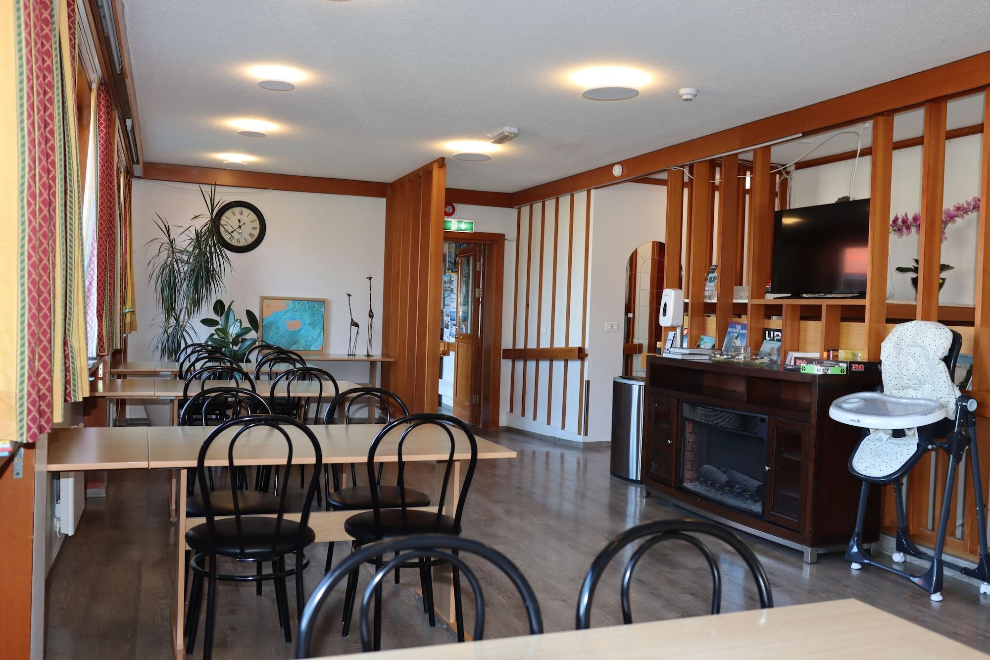 Vista Lobby Höfn HI Hostel