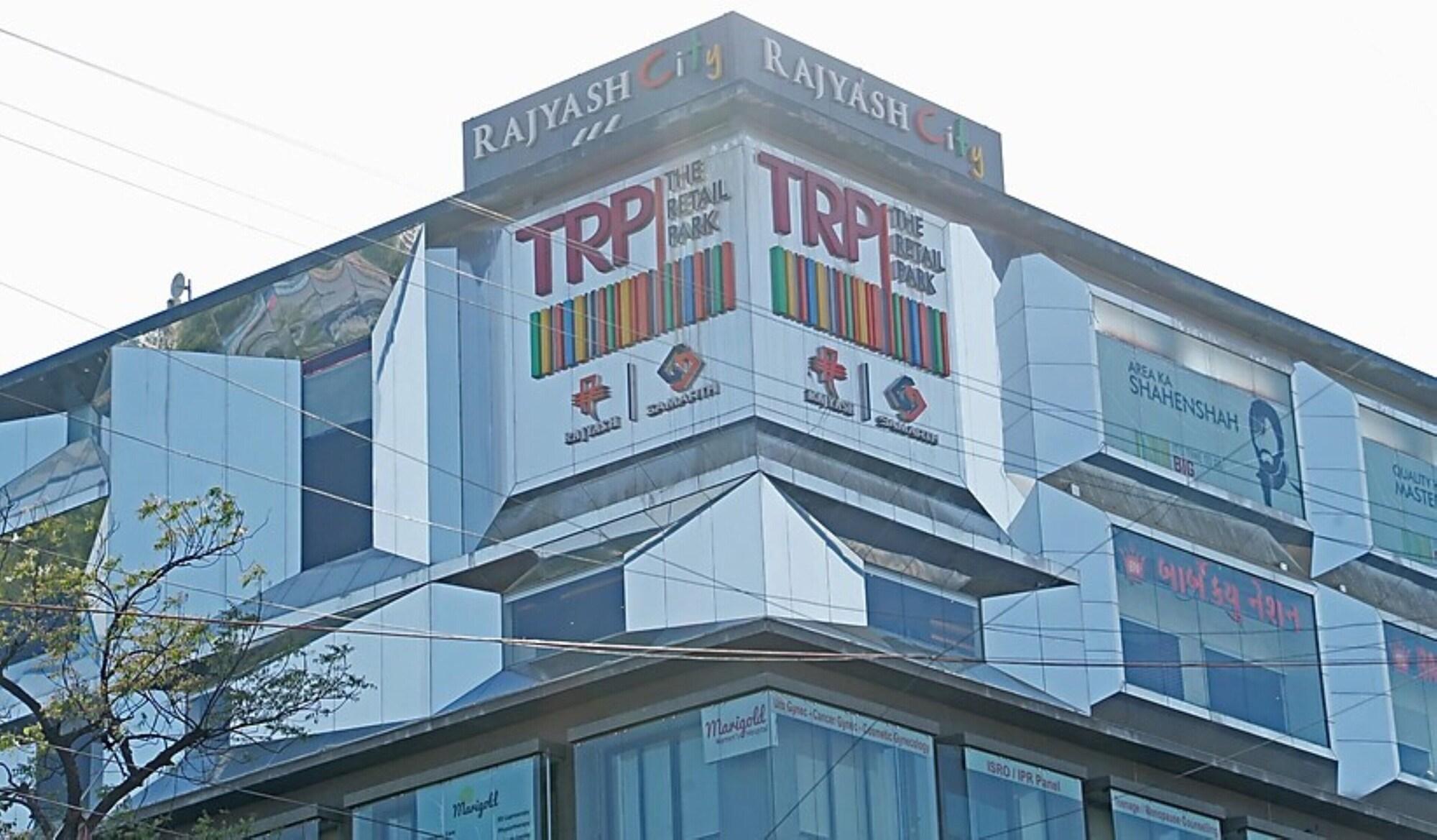 Varios Hotel Surya inn