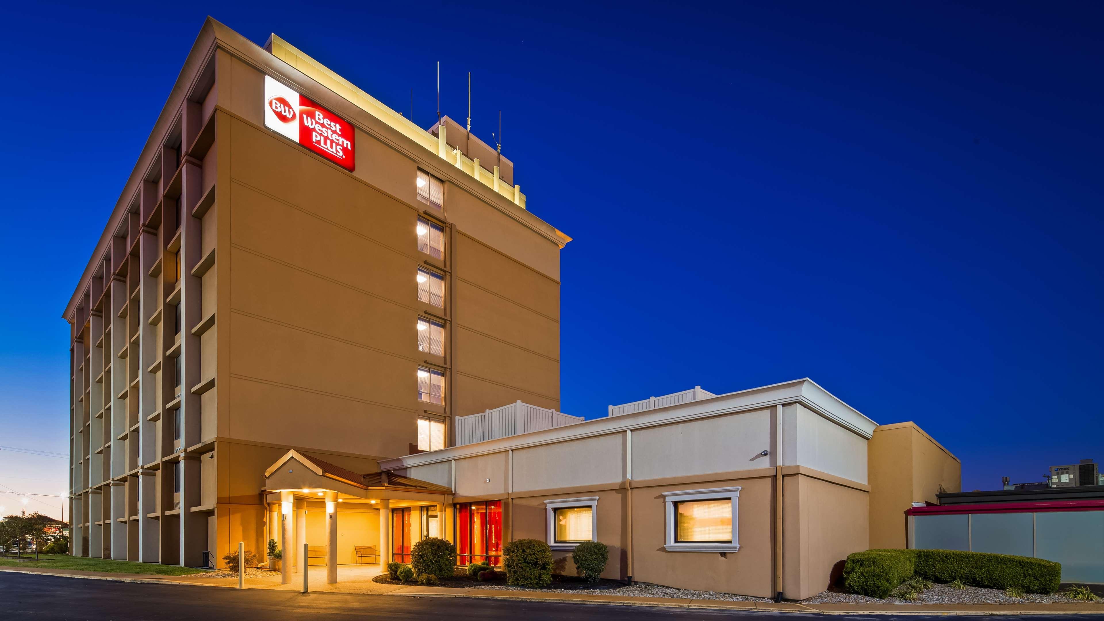 Vista Exterior Best Western Plus The Charles Hotel