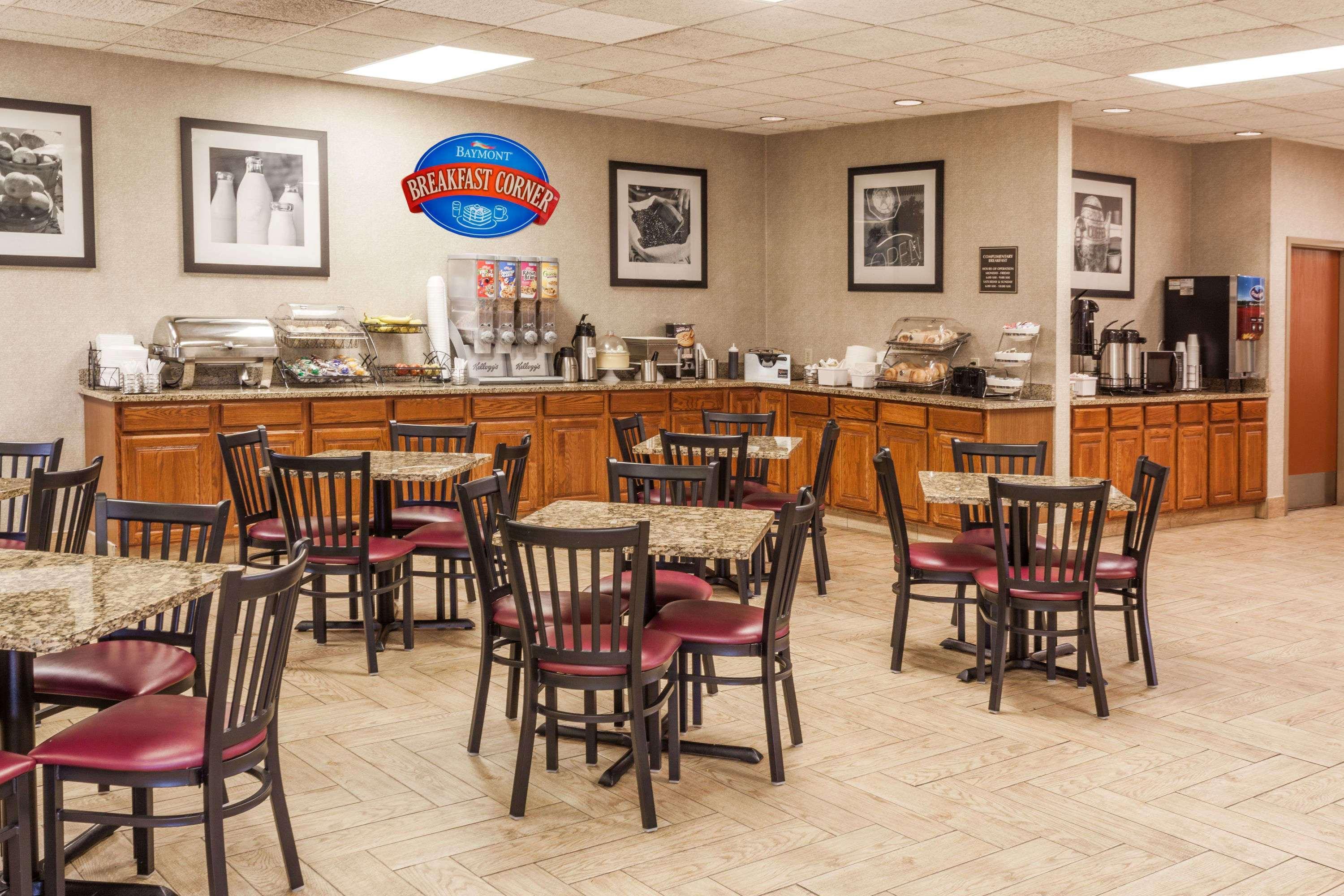 Restaurant Baymont By Wyndham Michigan City