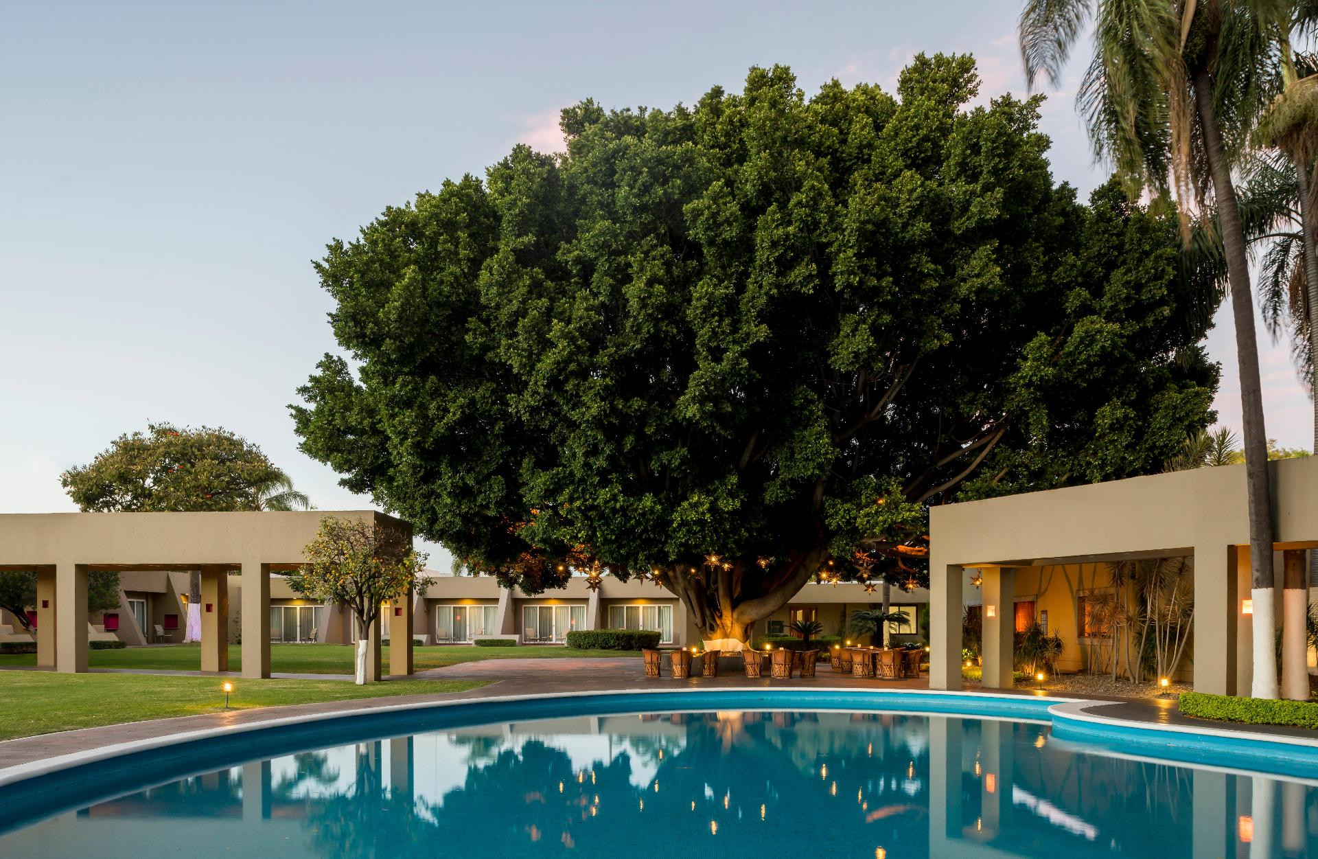 Vista Exterior Camino Real Guadalajara