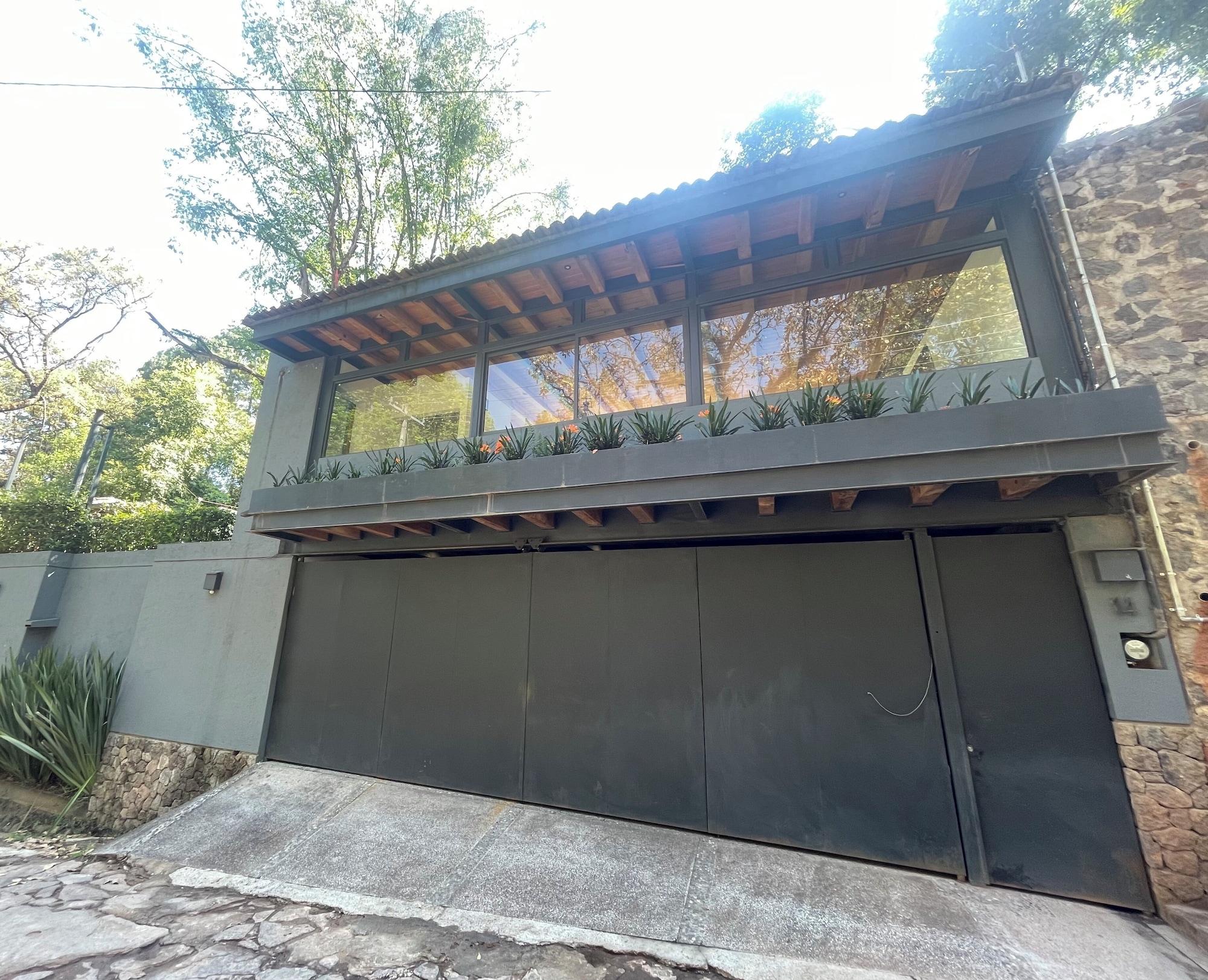 Vista Exterior Casa Retiro With Pool and Garden