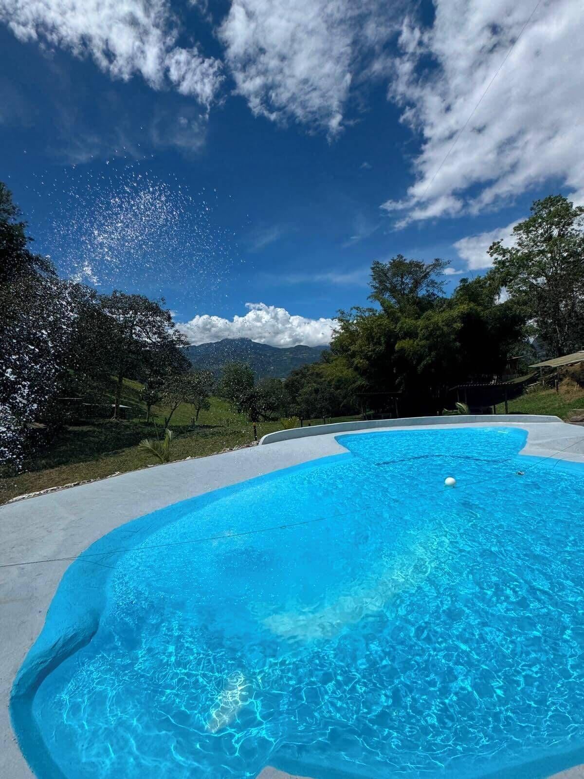 Vista Piscina La Felicidad Finca Ecoturistica