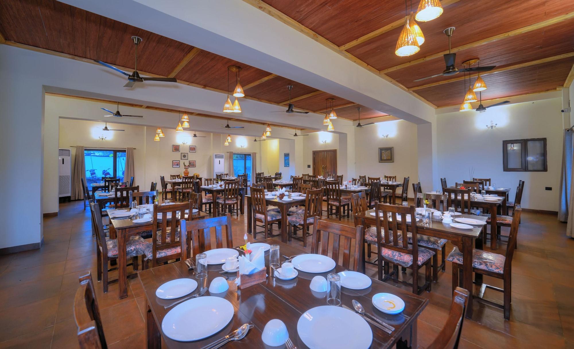 Restaurant Aranyak Resort Kanha