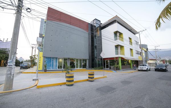 Hotel Rs Suites