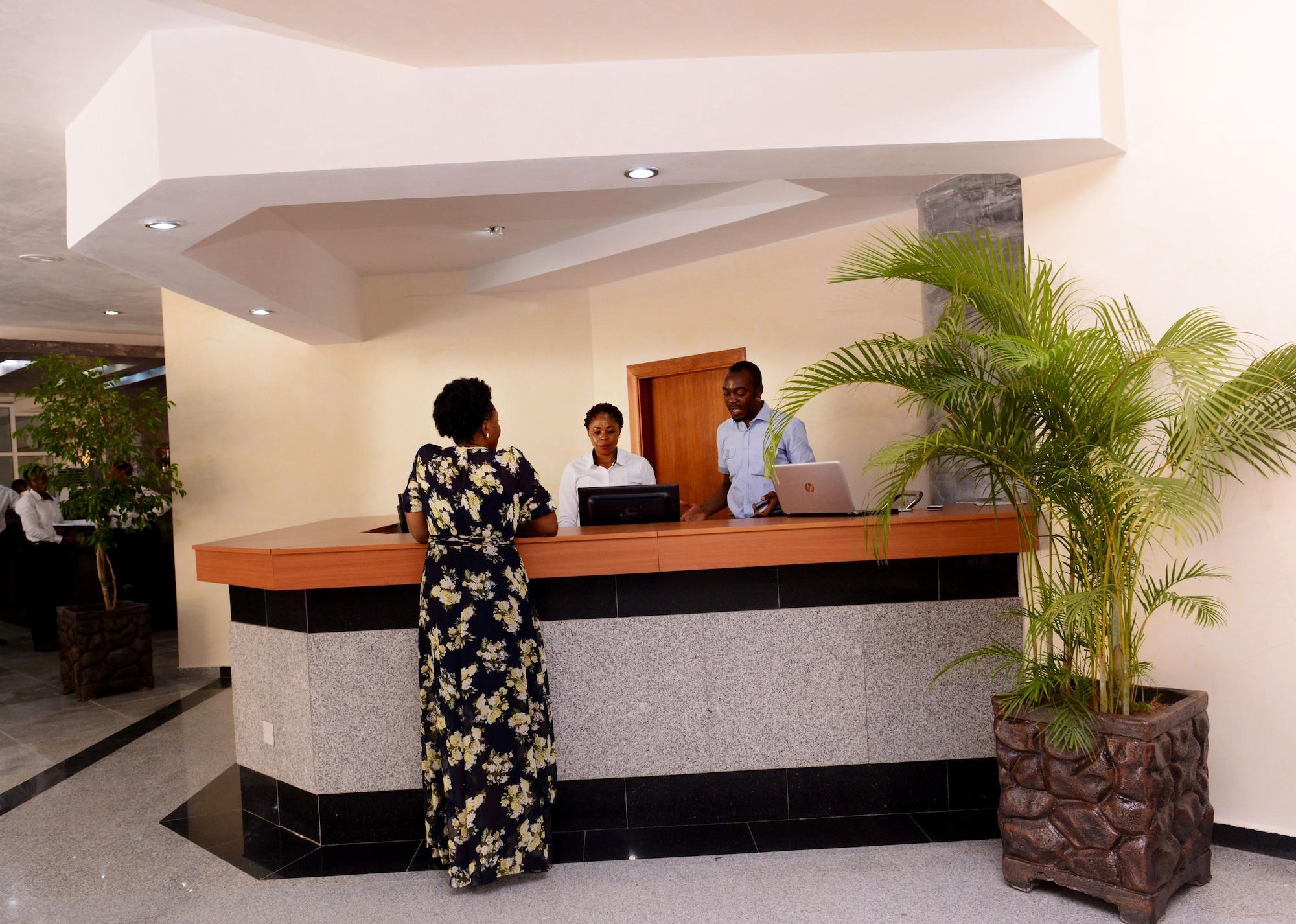 Vista Lobby Statement Hotel