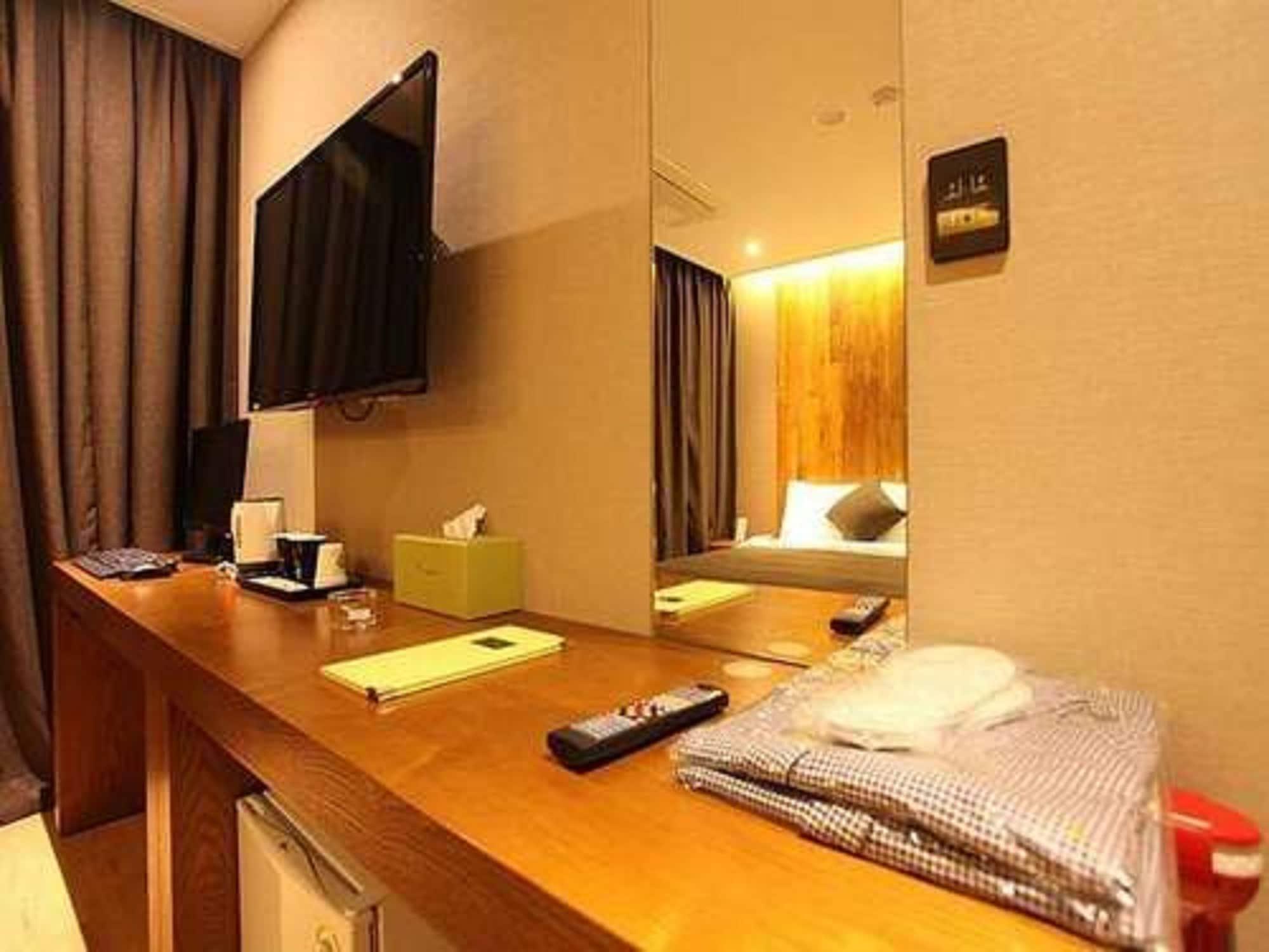 Set de Habitación Designers Hotel The Rich