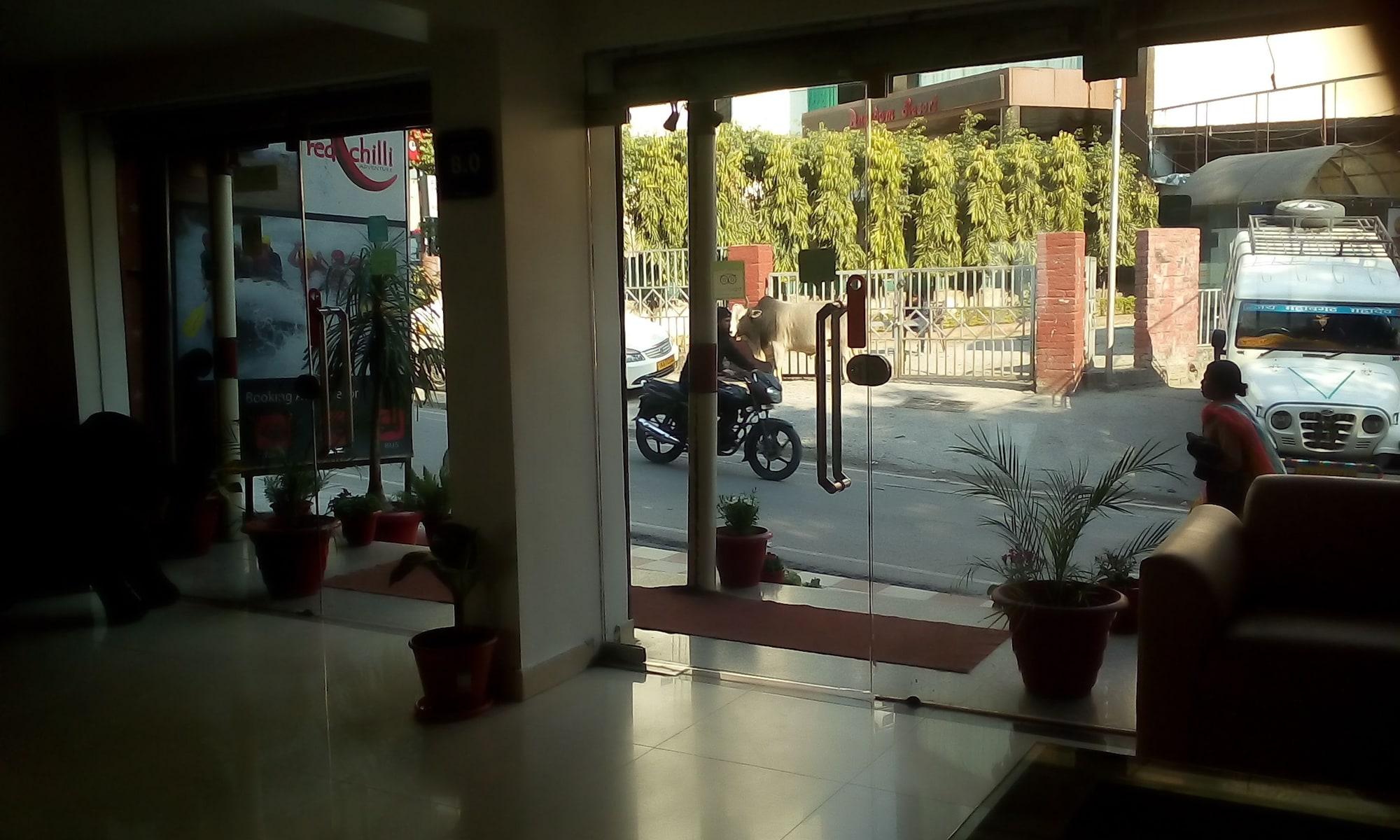 Vista Lobby Hotel Ganesha Inn Ganga View