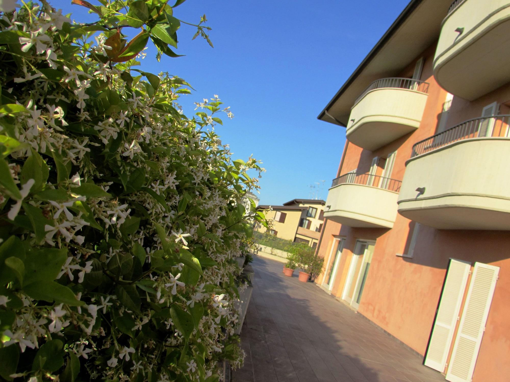 Vista Exterior Hotel Dante Residence