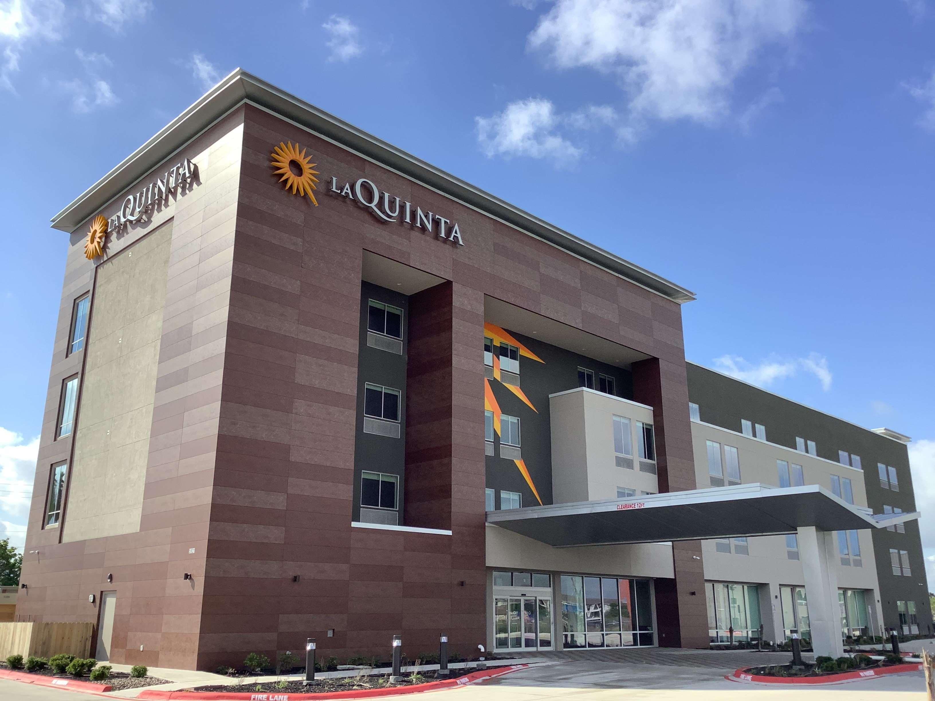 Vista Exterior La Quinta Inn & Suites by Wyndham Corpus Christi Southeast