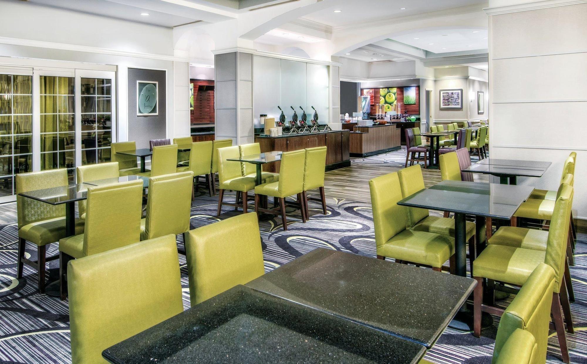 Bar/lounge La Quinta Inn & Suites San Antonio Airport