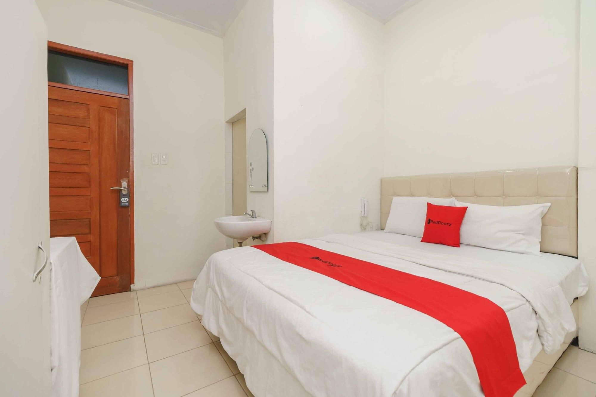 Varios RedDoorz @ Haraito Tarutung