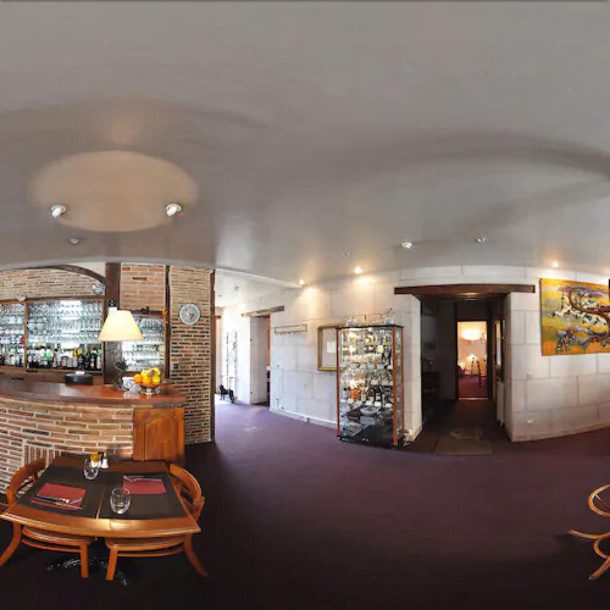 Vista Lobby Hotel Le Bretagne