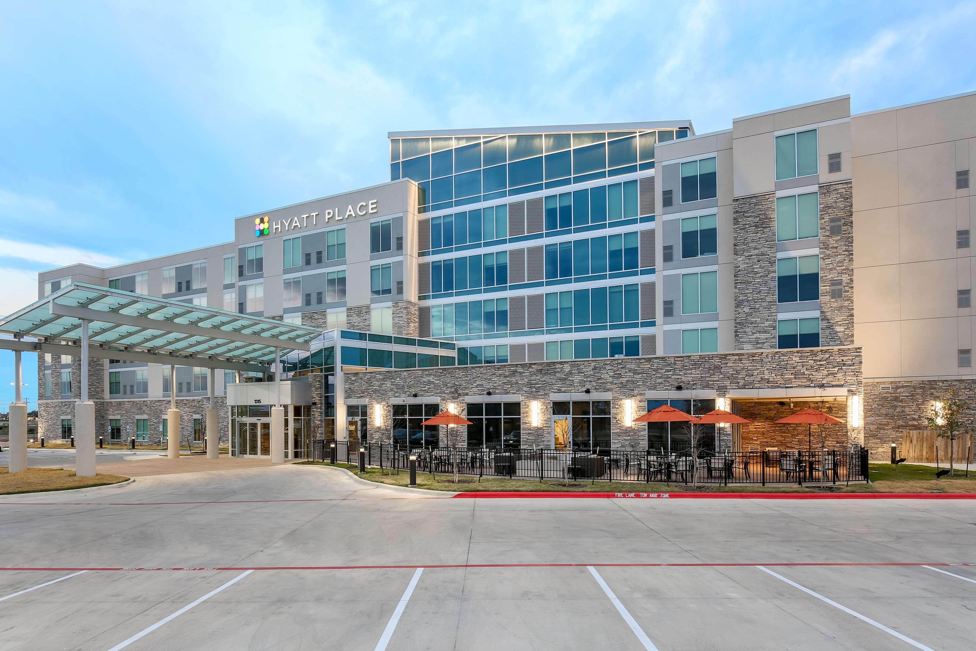 Vista Exterior Hyatt Place Austin Cedar Park