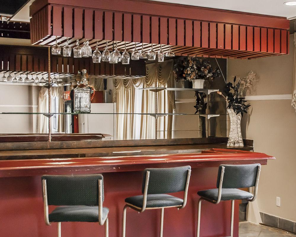 Bar/Salón Econo Lodge Aeroport