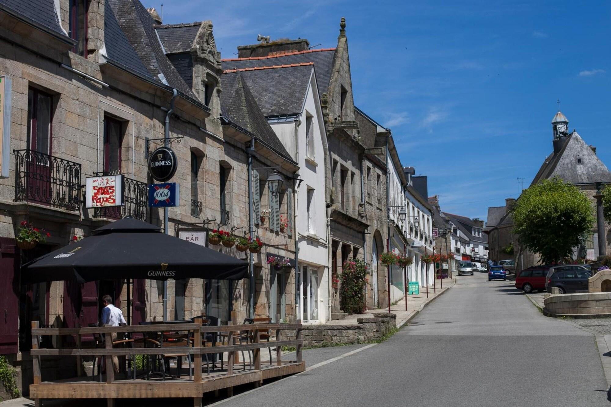 Vista Exterior Aux Sabots Rouges