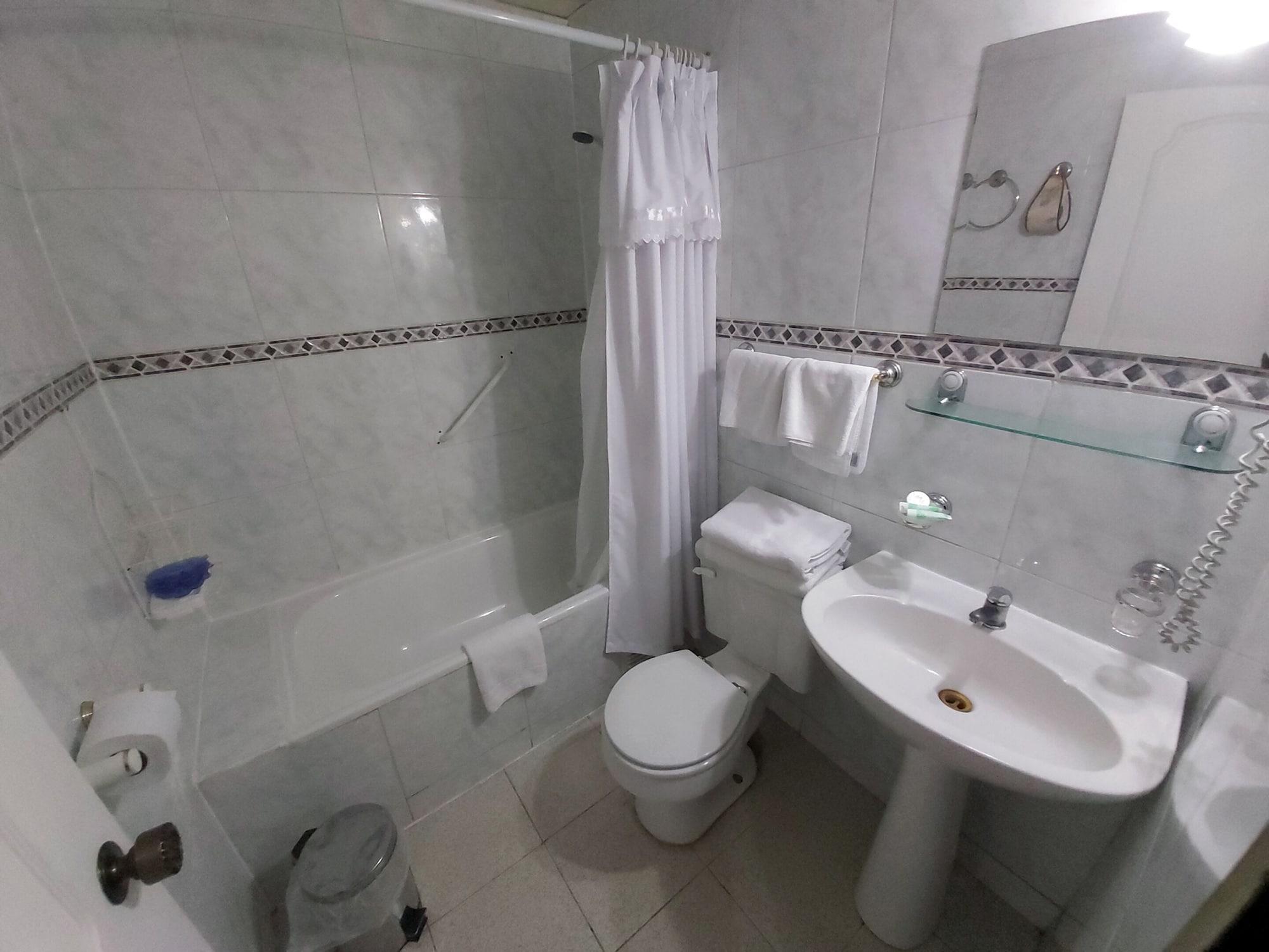 Equipamiento de Habitación Hotel Esmeralda