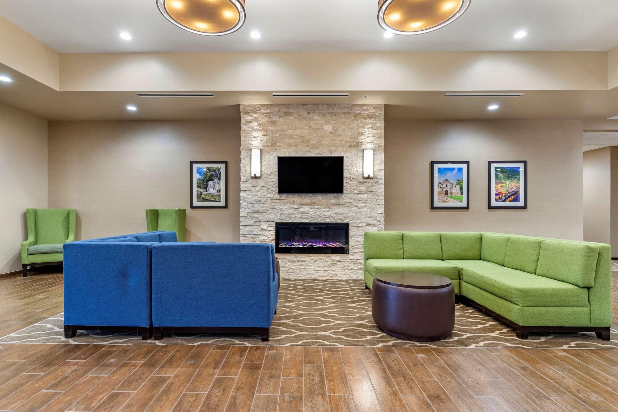 Vista Lobby Comfort Suites San Antonio Ft. Sam Houston/SAMMC Area